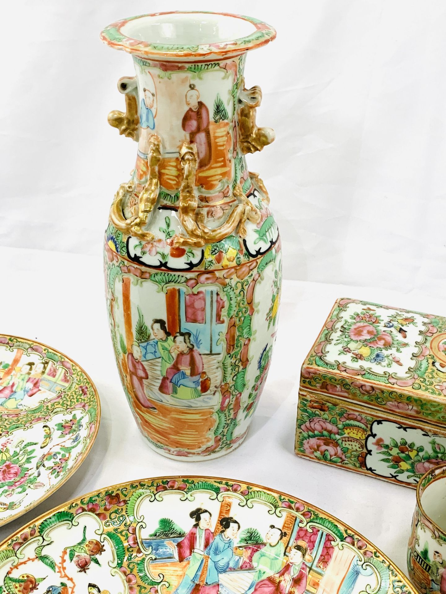 Collection of Cantonese famille rose porcelain - Image 7 of 7