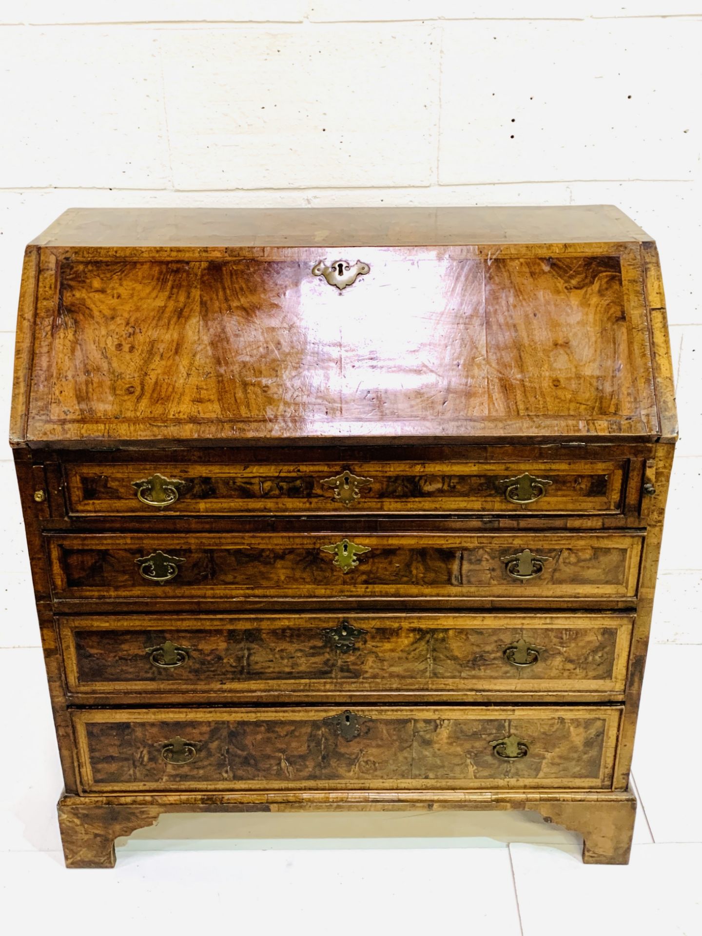 Georgian mahogany veneer and inlaid bureau with fitted interior - Image 8 of 10