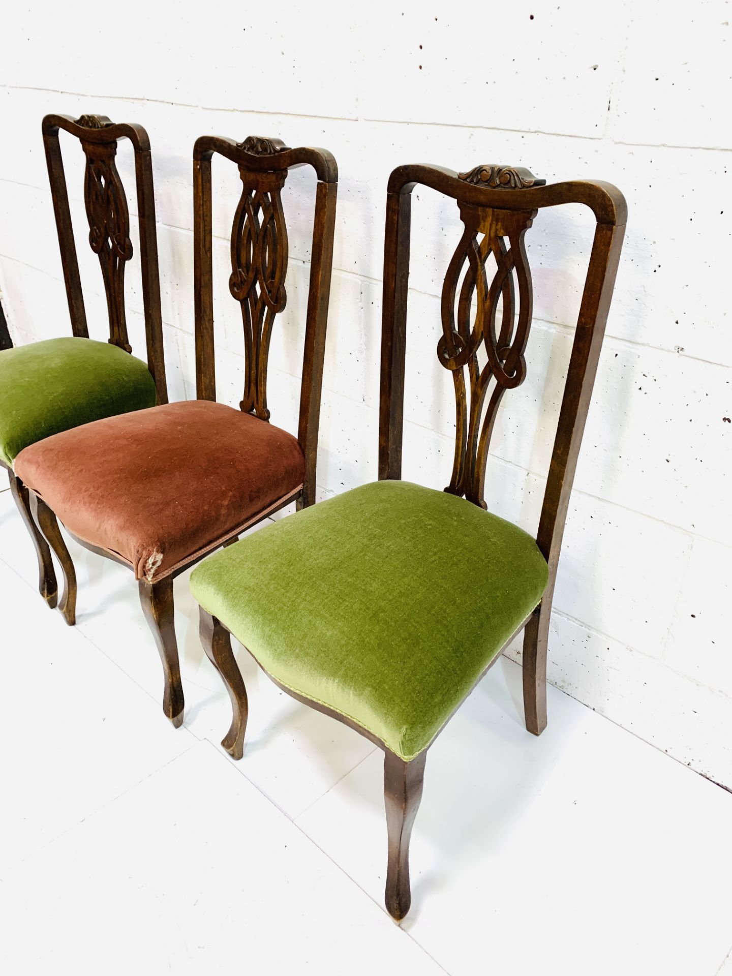 Three Georgian style mahogany dining chairs - Image 3 of 4