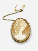 9ct gold framed cameo and silver gilt pendant on 18ct gold chain