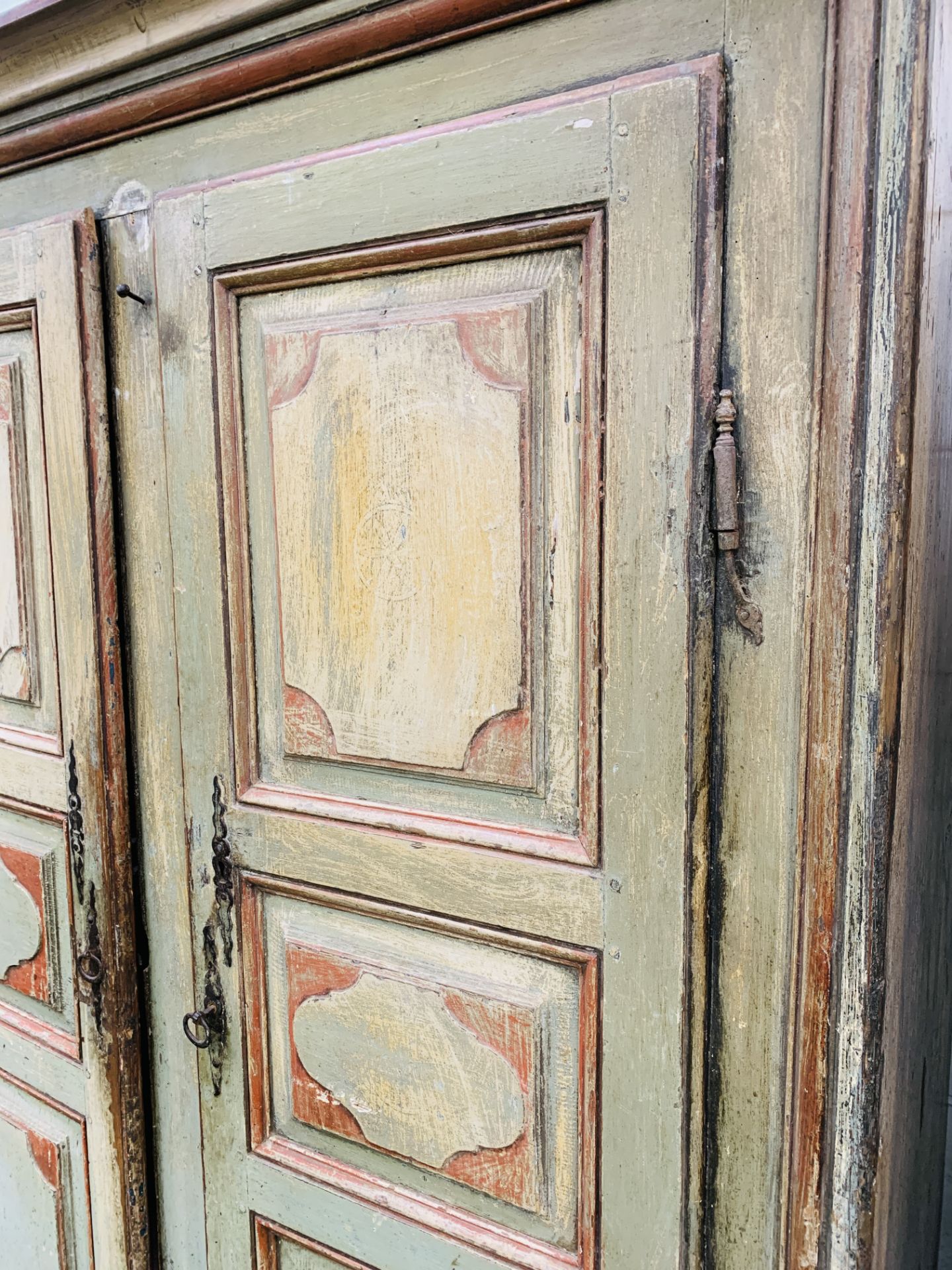 Mid-19th century French painted pine wardrobe - Image 7 of 8