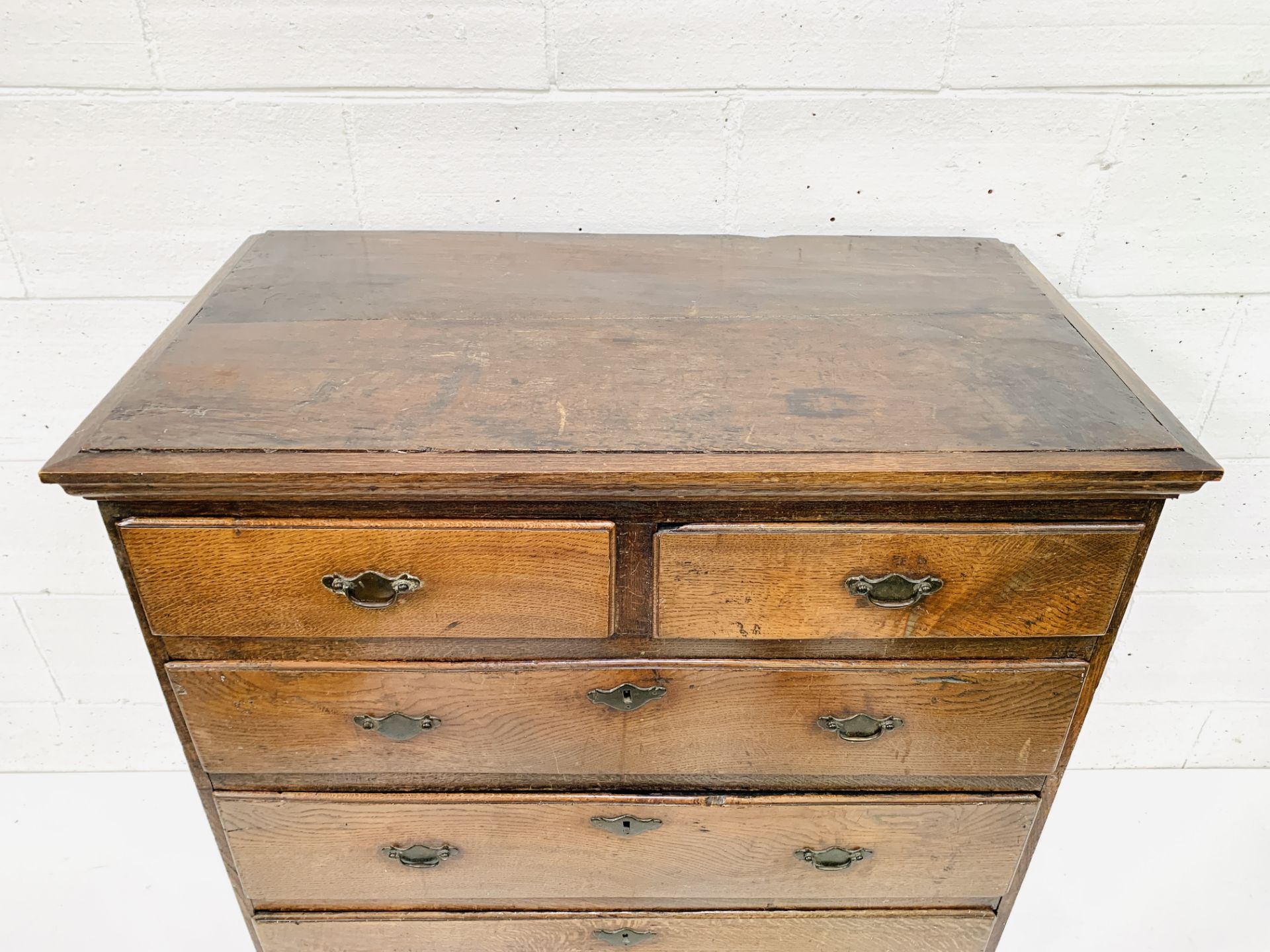 18th century oak chest of drawers - Image 5 of 6