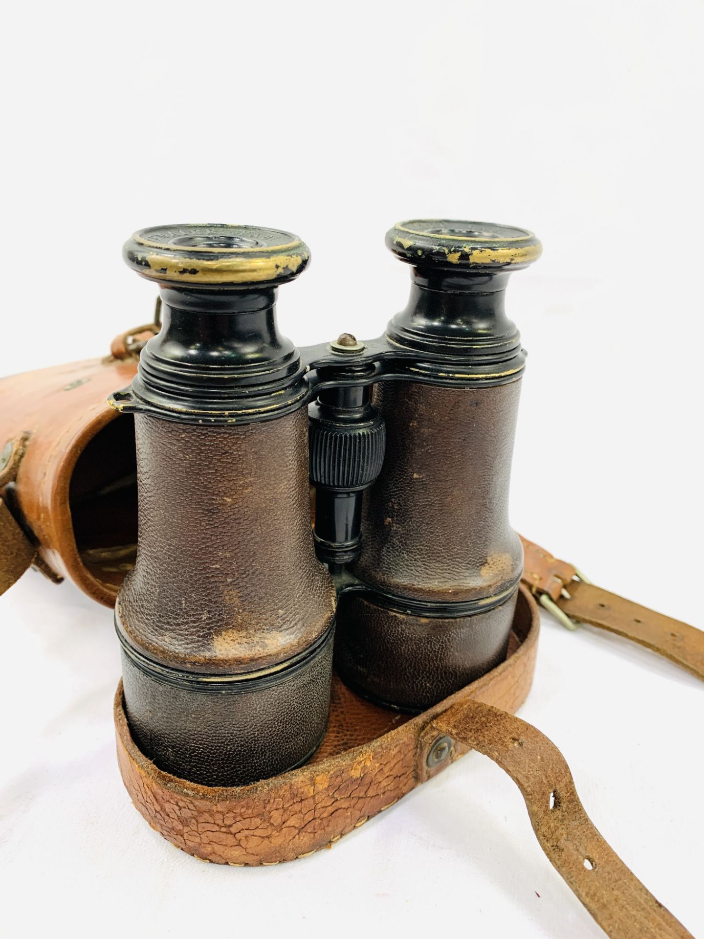 A pair of early 20th Century Lemaire Fabt., Paris, leather covered binoculars with original case - Image 2 of 6