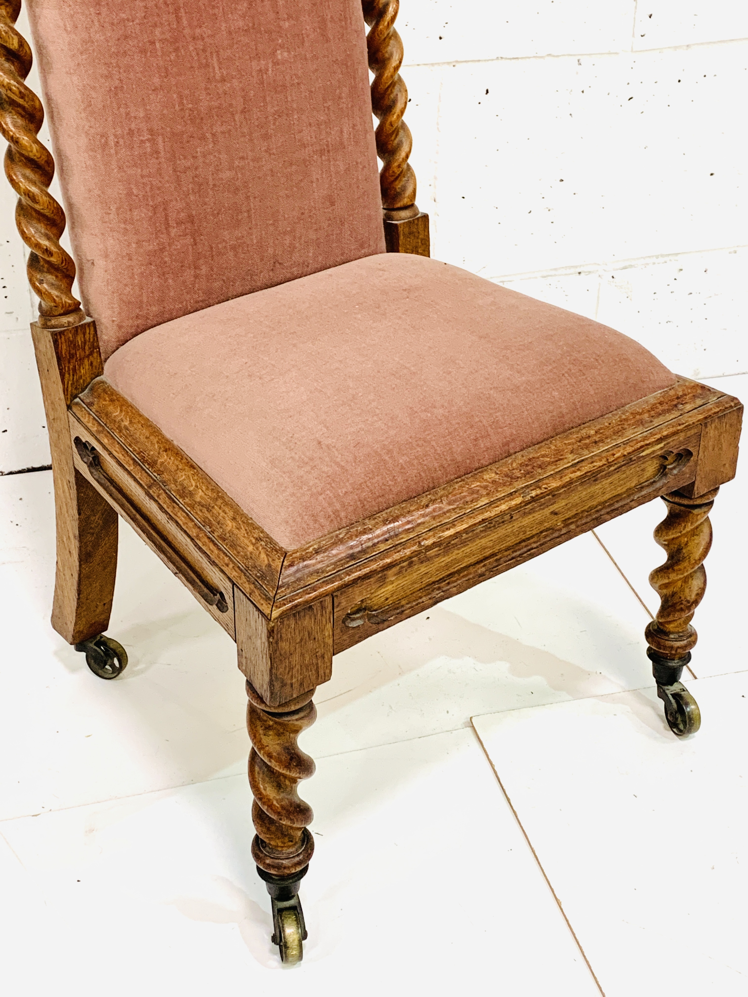 Oak framed high back hall chair - Image 5 of 5