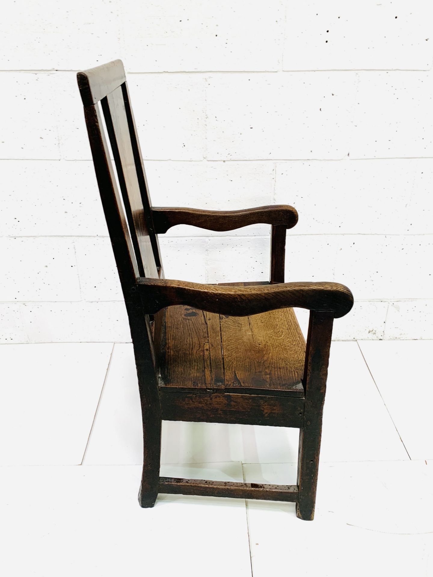 18th century oak open armchair - Image 4 of 5