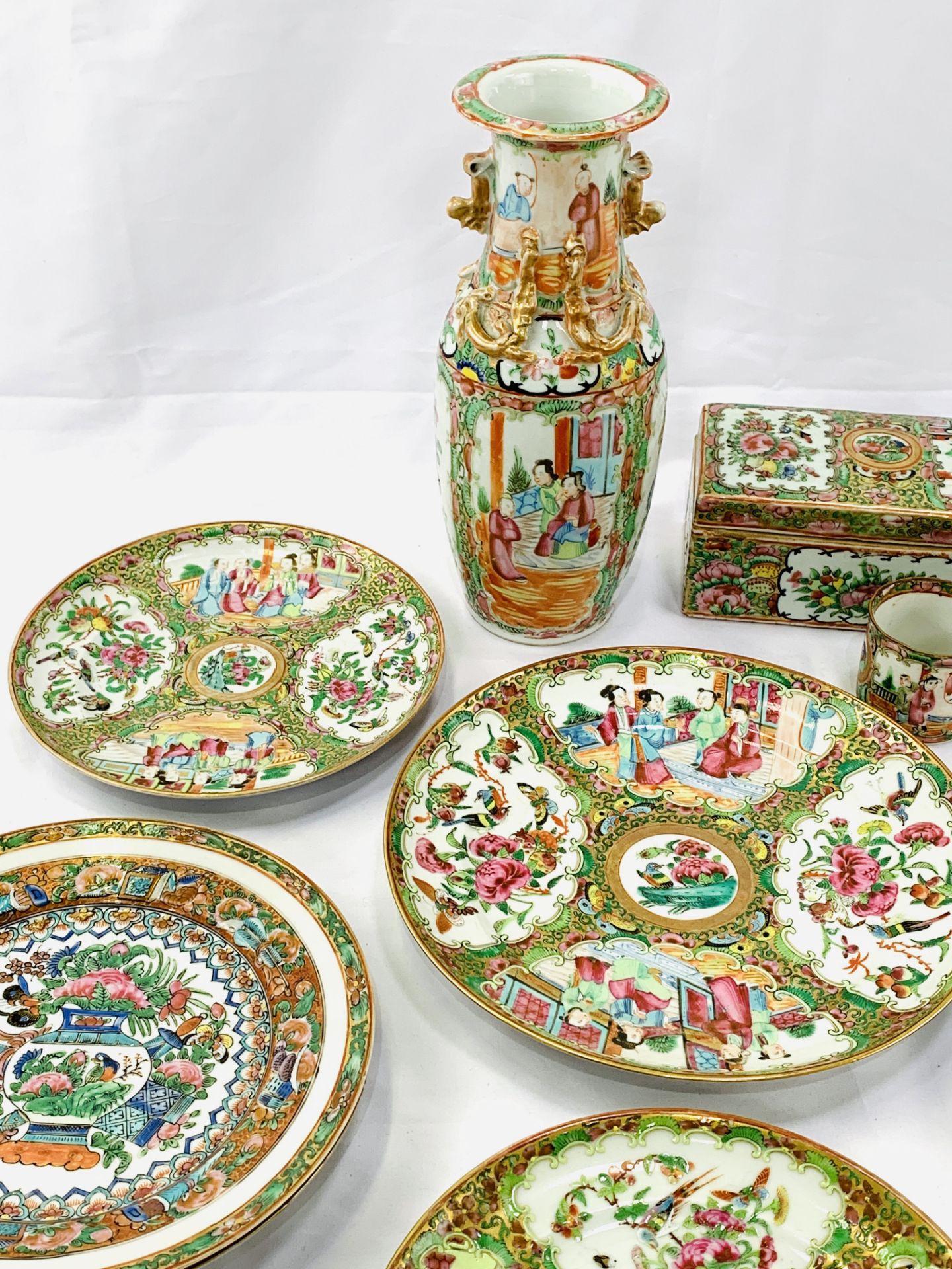 Collection of Cantonese famille rose porcelain - Image 4 of 7