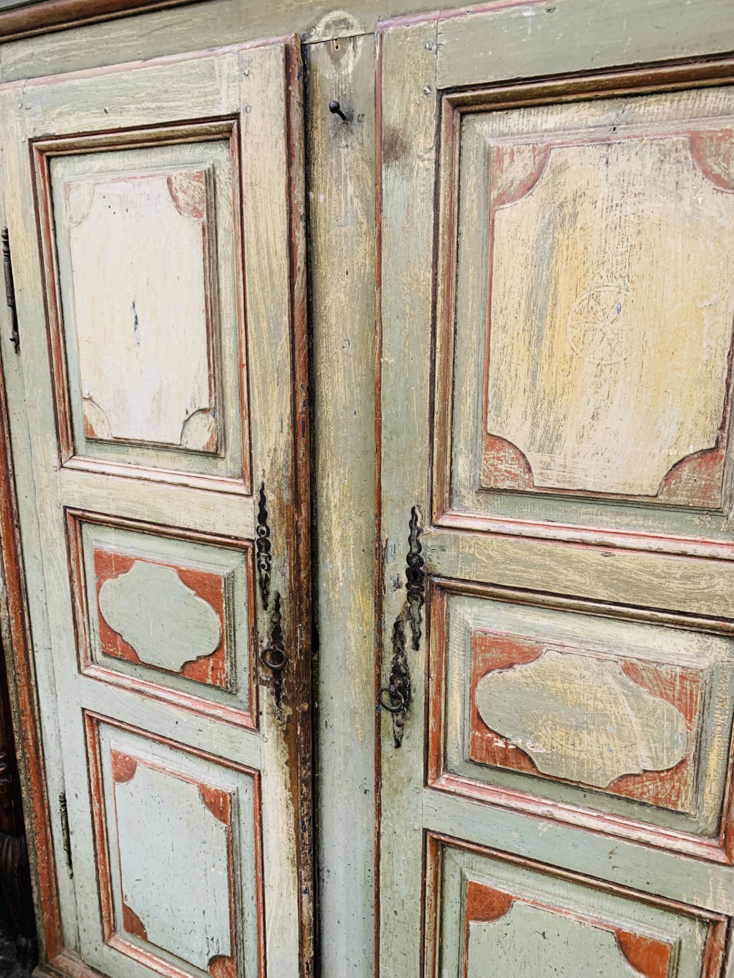 Mid-19th century French painted pine wardrobe - Image 8 of 8