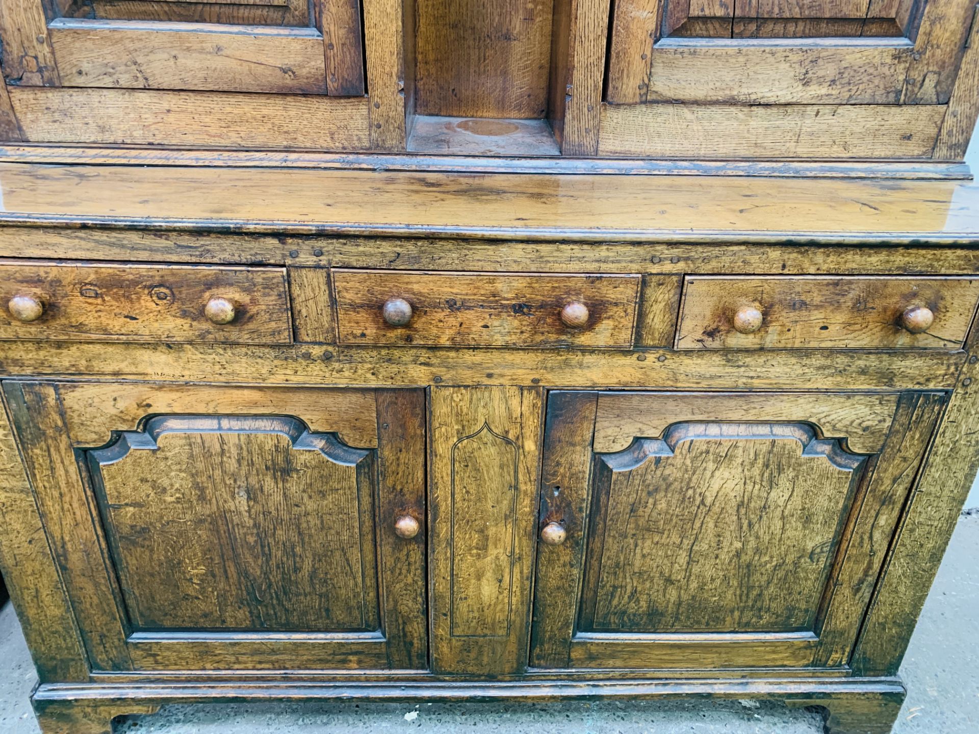 Early 19th century oak court cupboard - Image 4 of 11