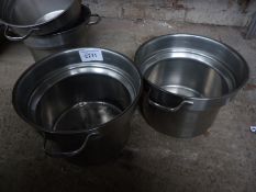 Two round containers with handles