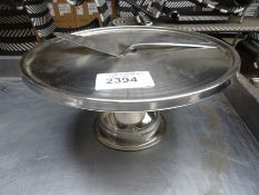 Cake stand with server