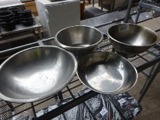 4 mixing bowls