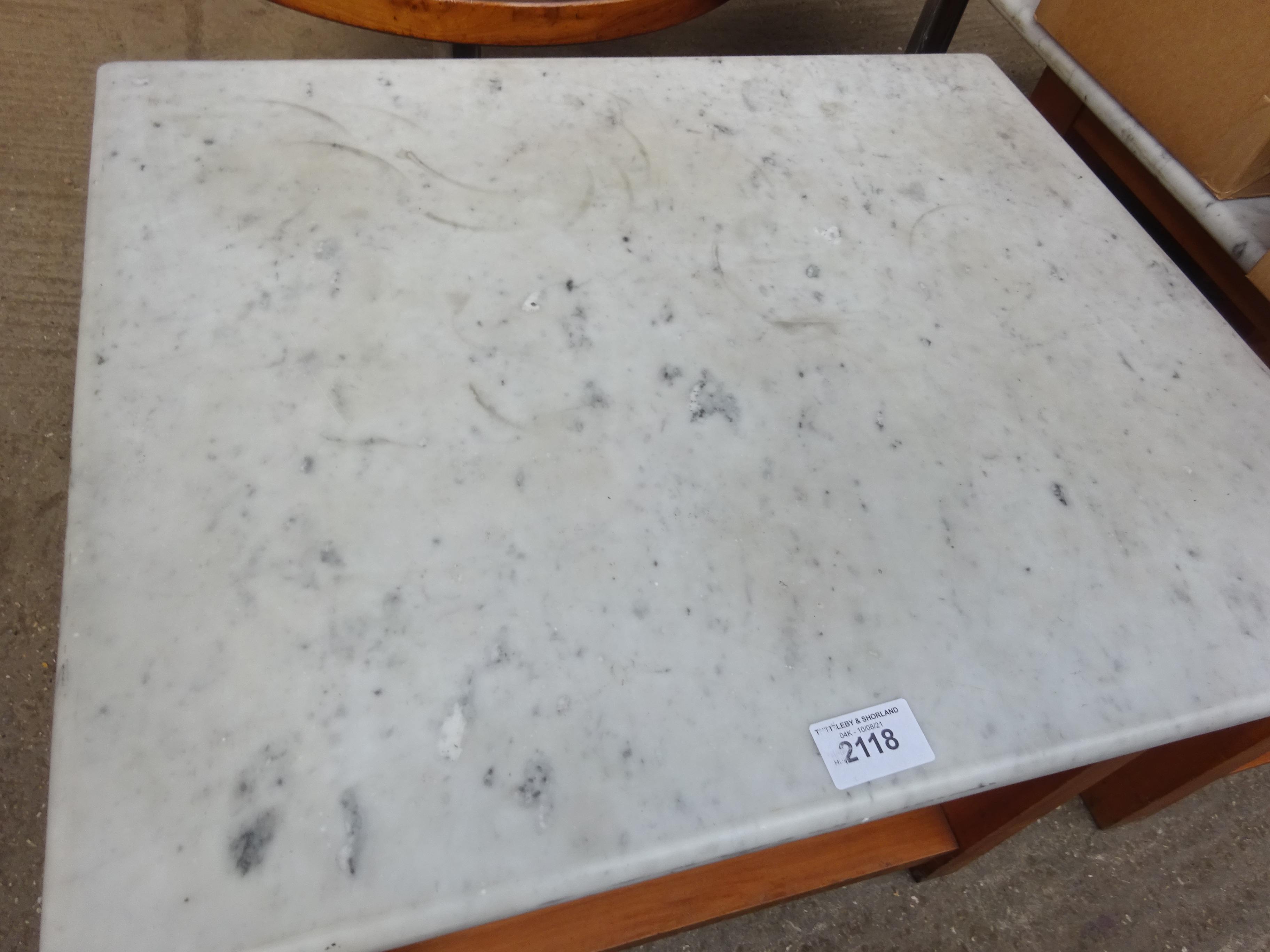 Marble top table - Image 2 of 2