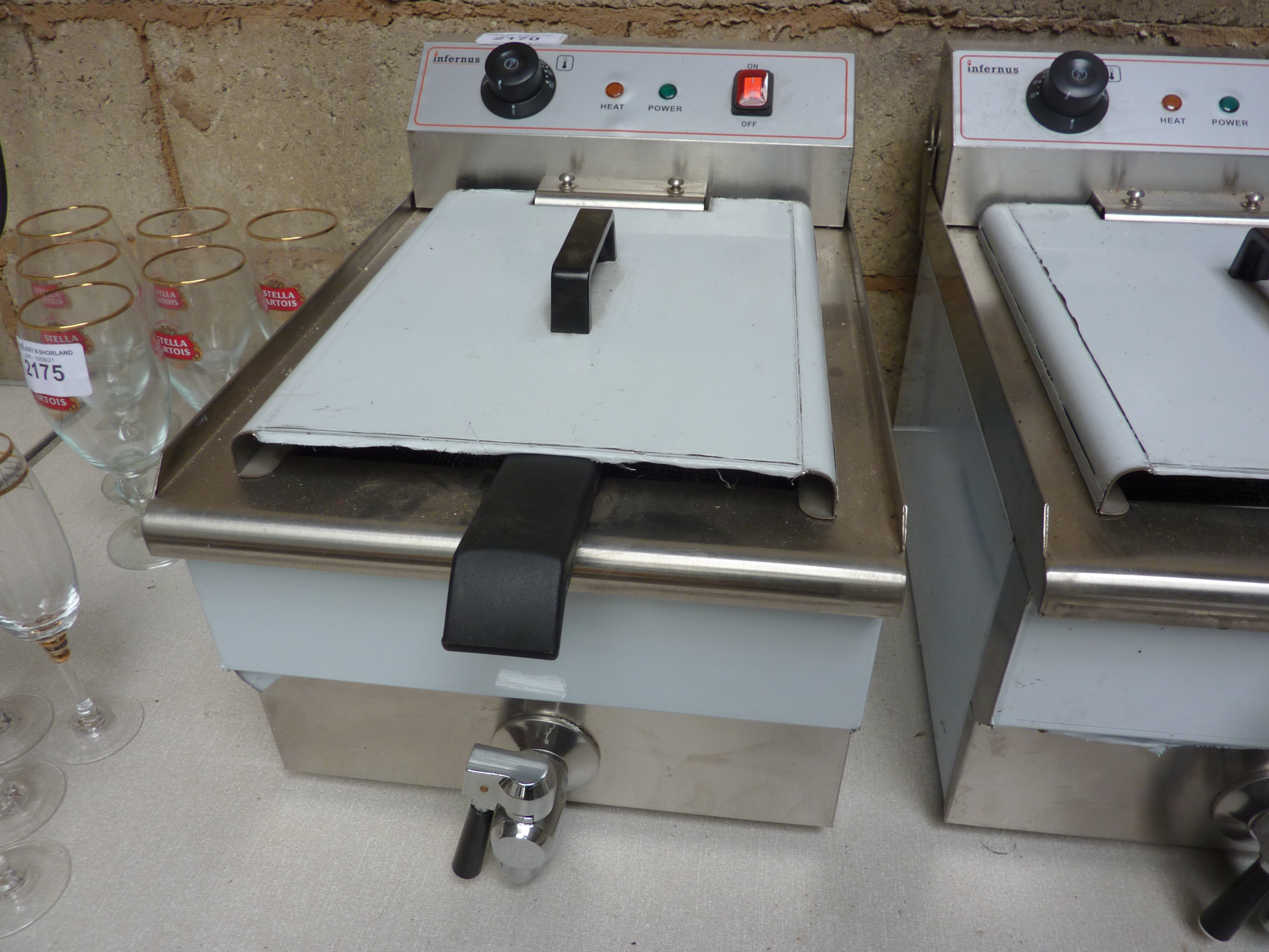 Infernus single tank fryer with drain to front