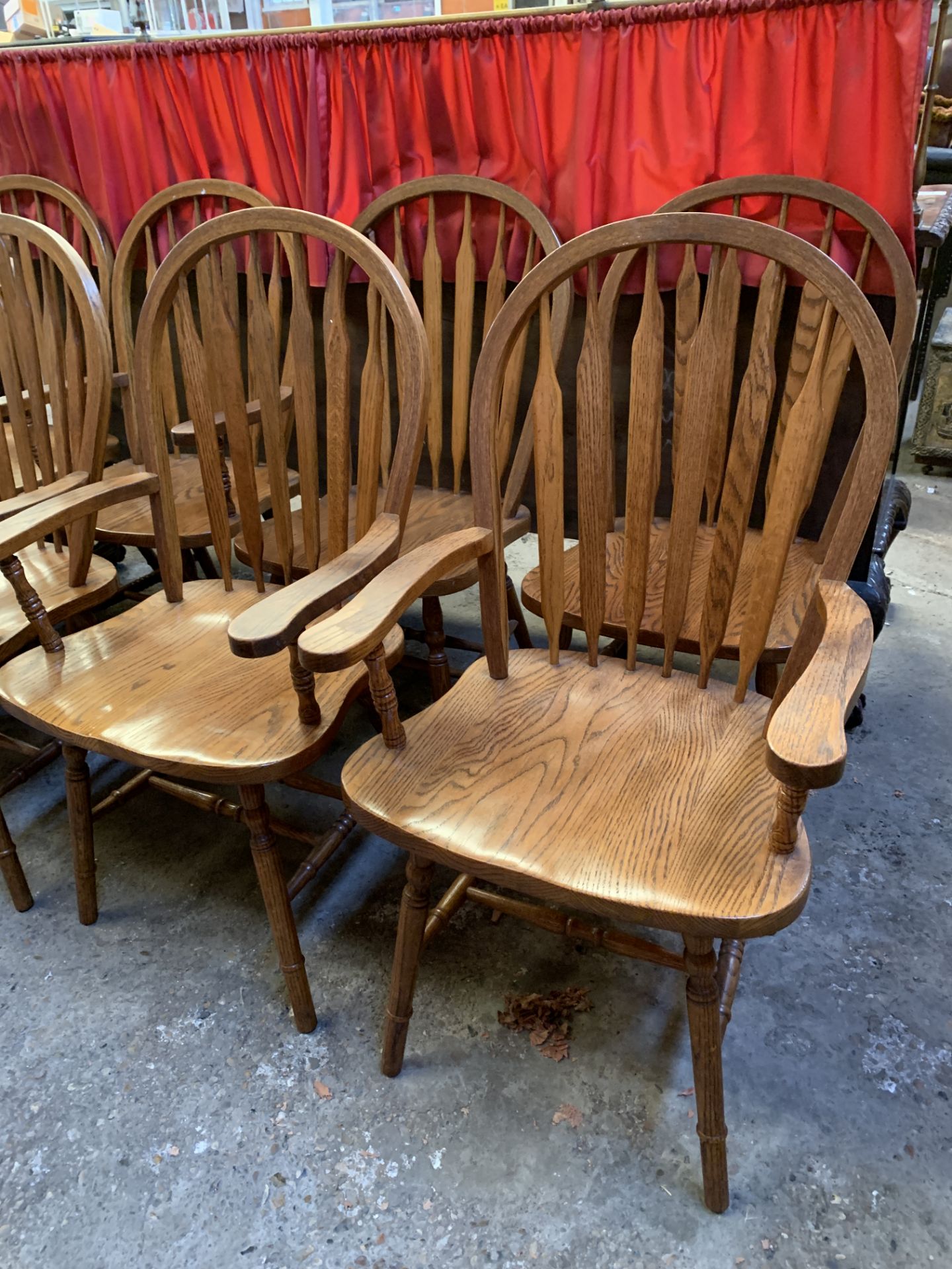 Eight Windsor style oak chairs. - Bild 2 aus 6