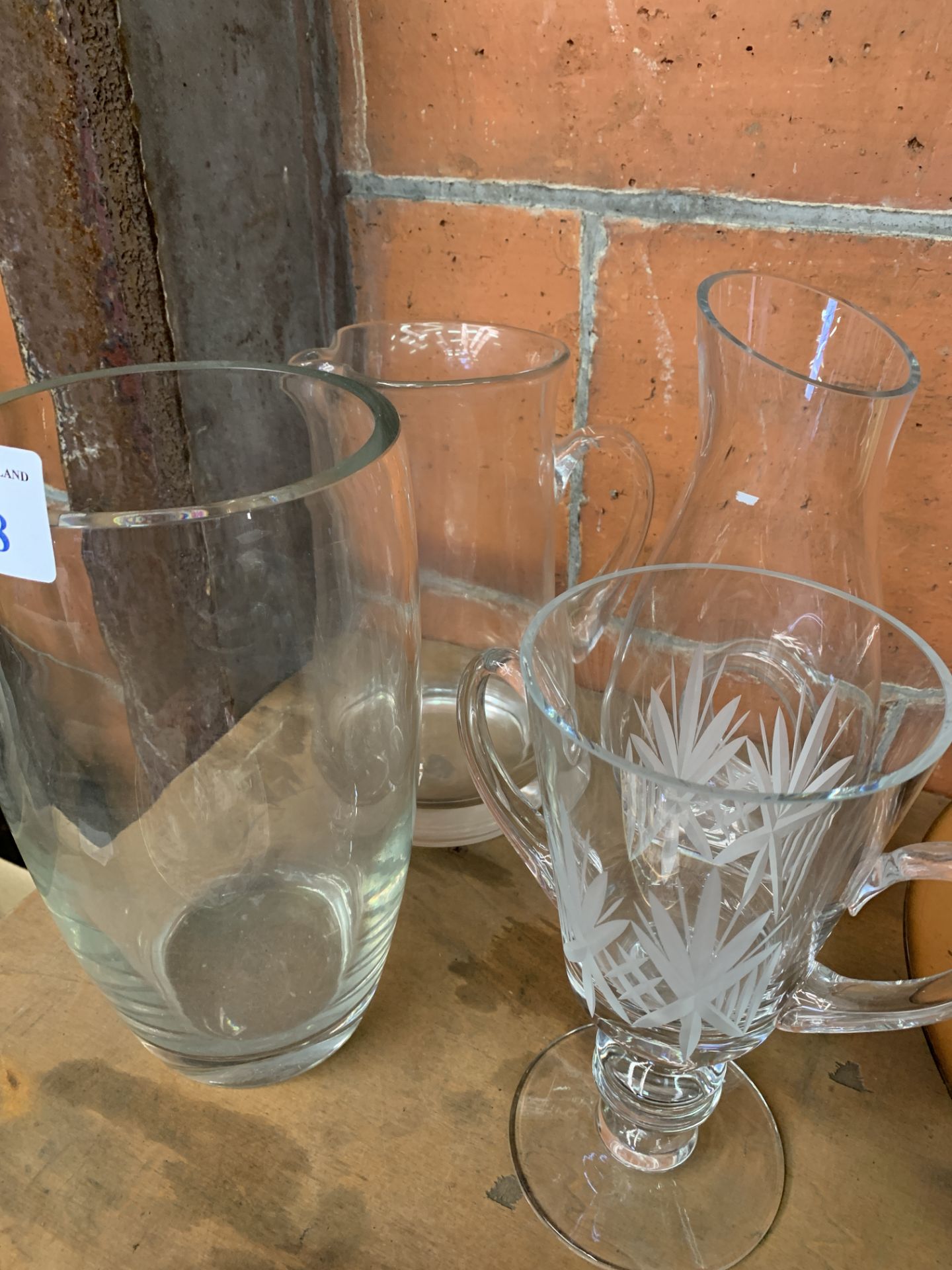 A quantity of glassware