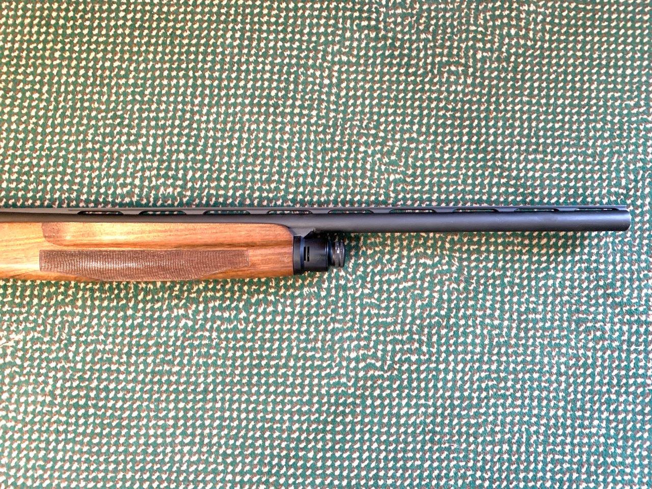 Hatsan Magnum 12/76 12 bore self-loading shotgun. The buyer must have a Shotgun Licence - Image 4 of 5