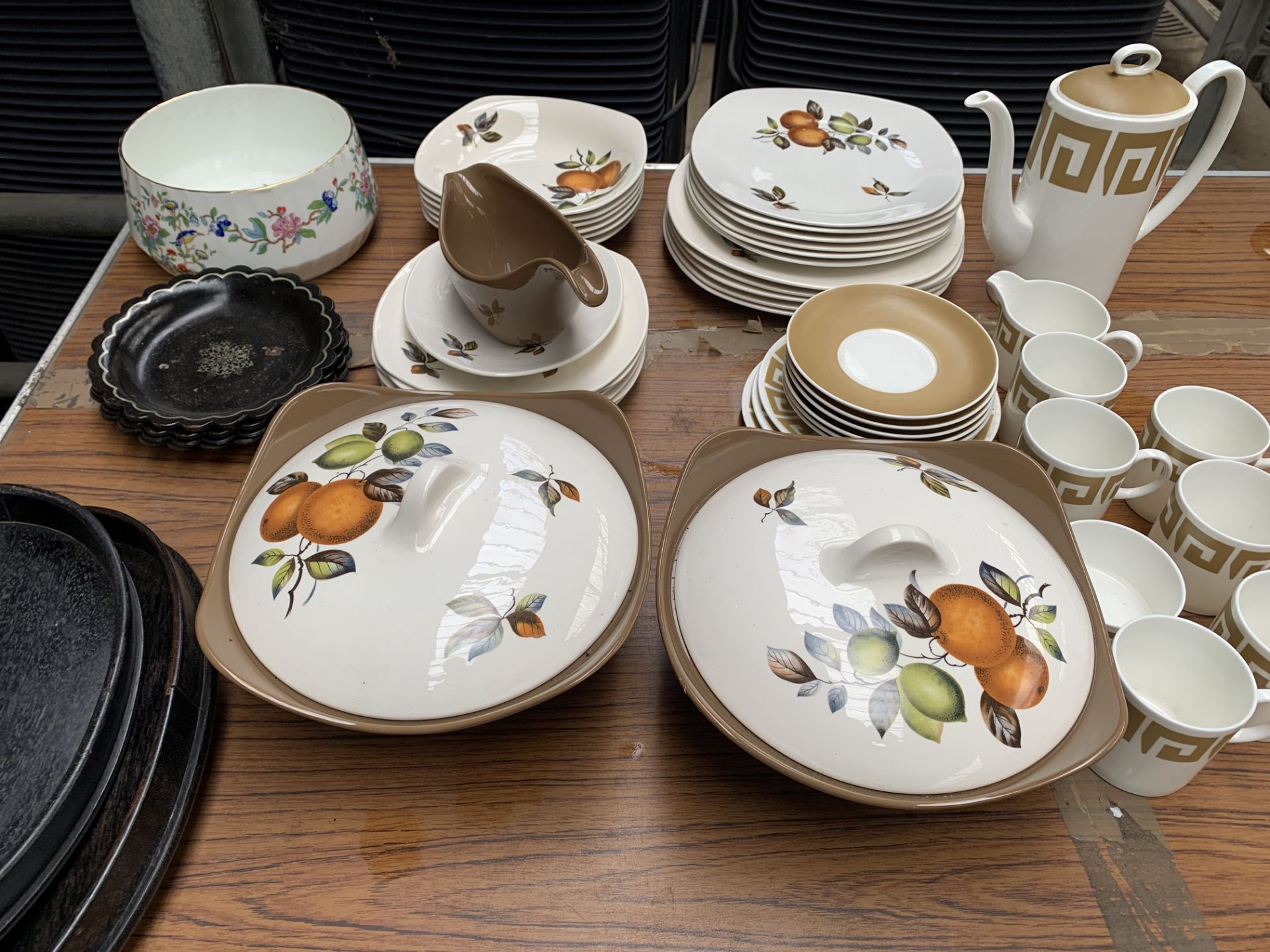 Quantity of Midwinter tableware and other items - Image 3 of 6