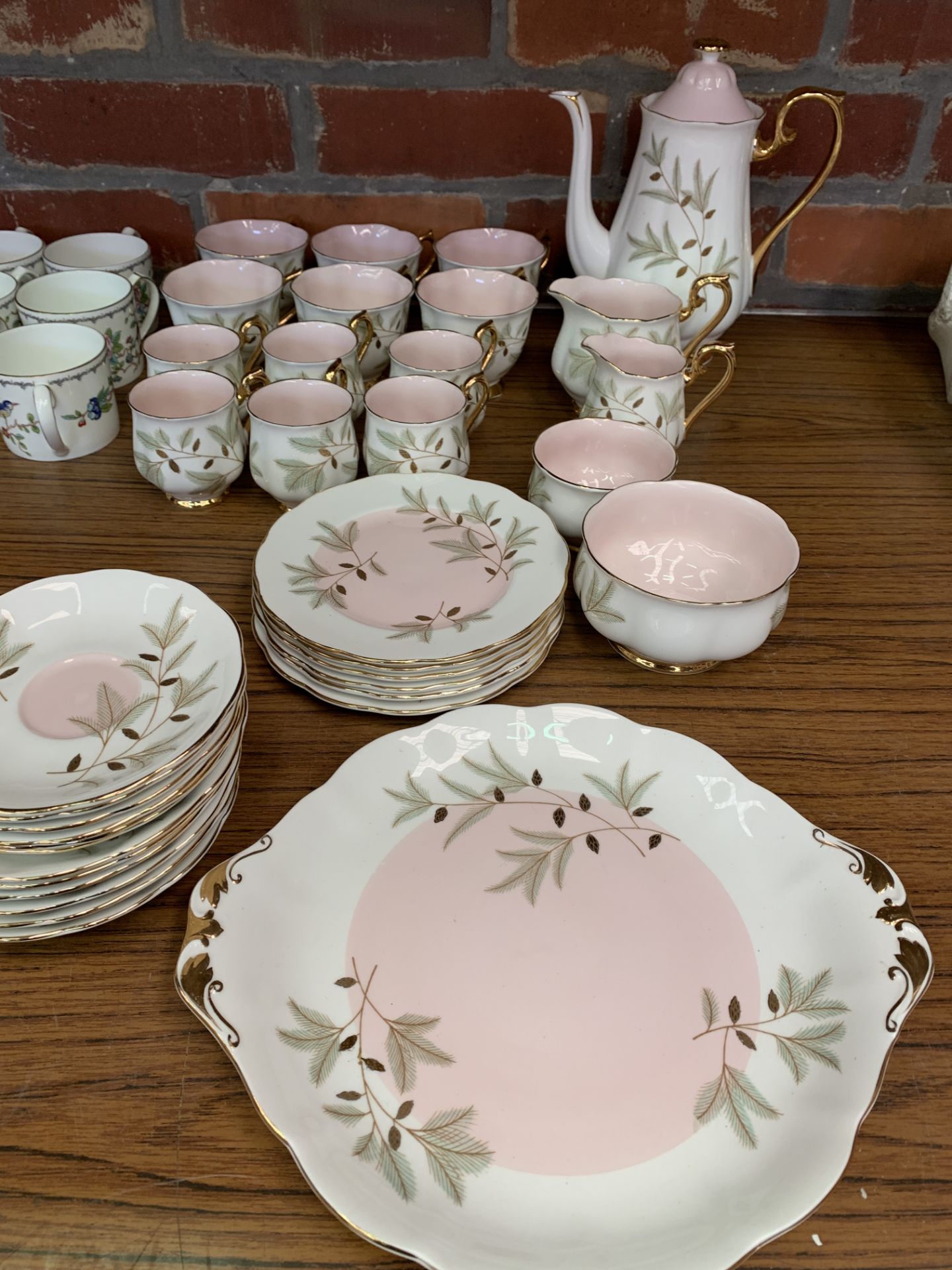 Royal Albert part tea and coffee set, together with an Aynsley part coffee set, and 2 table lamps - Image 2 of 6