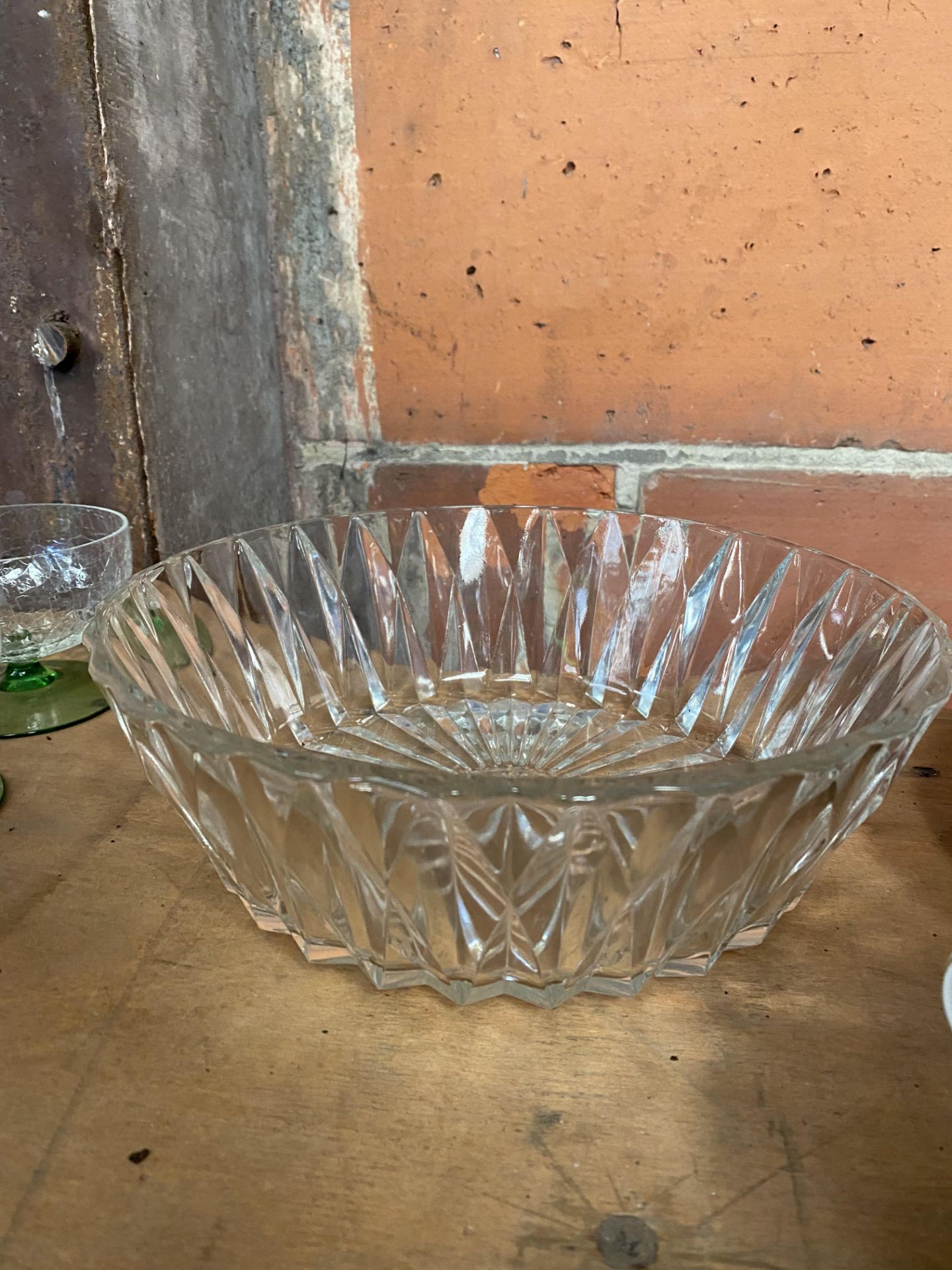 Crackle glaze glass jug, with three matching glasses, together with a glass fruit bowl - Image 3 of 3