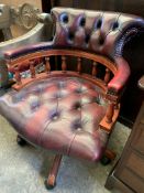 Leather-effect button seat and back swivel banker's chair