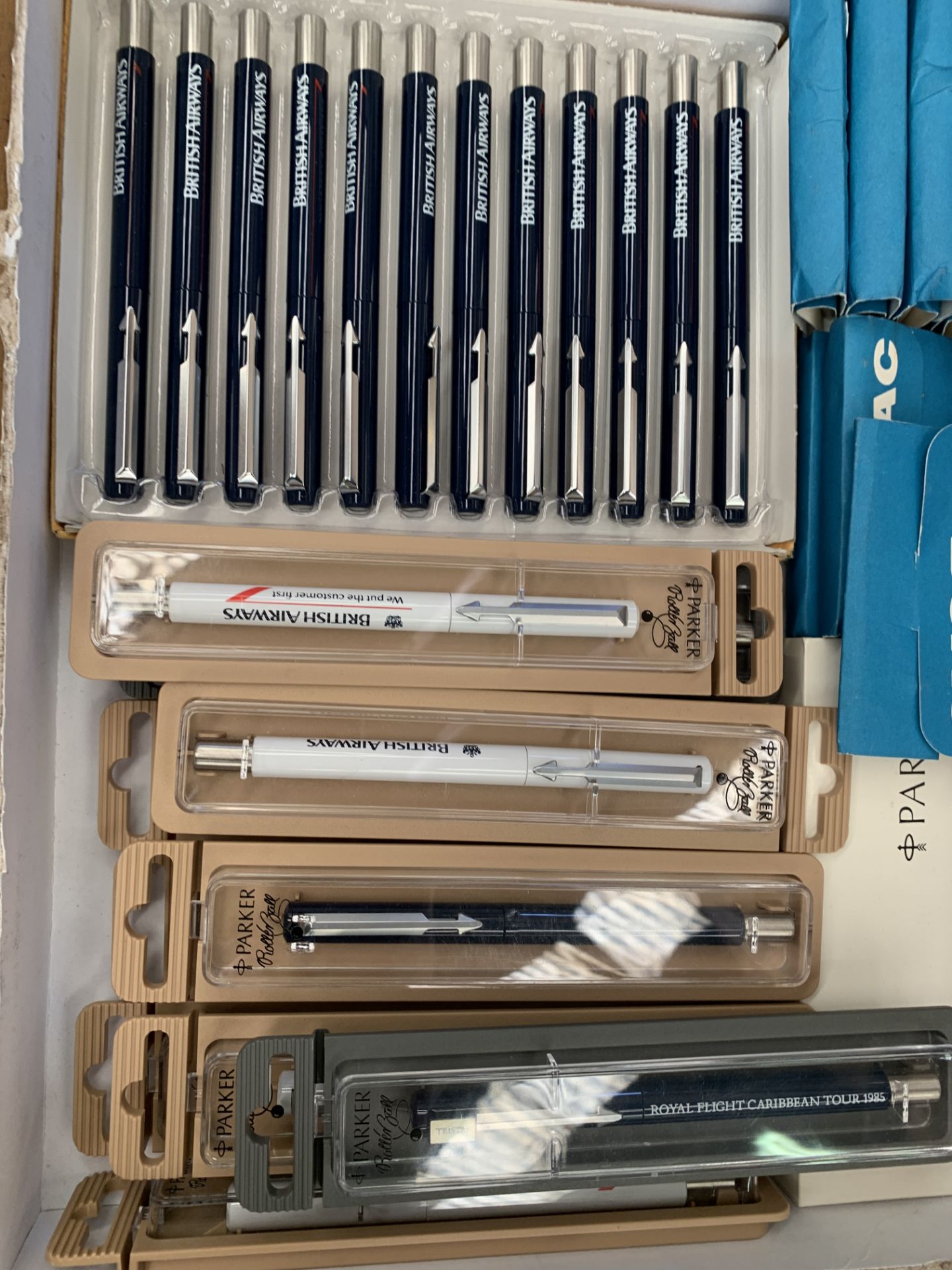 Collection of British Airways pens and BOAC golf tees - Image 2 of 4