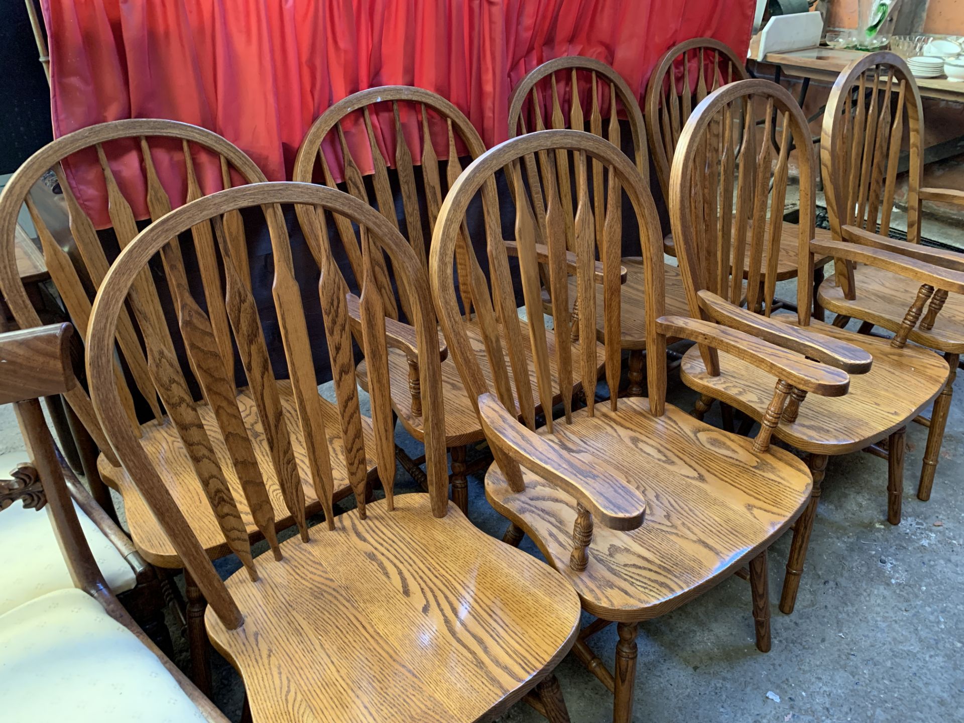 Eight Windsor style oak chairs. - Bild 6 aus 6