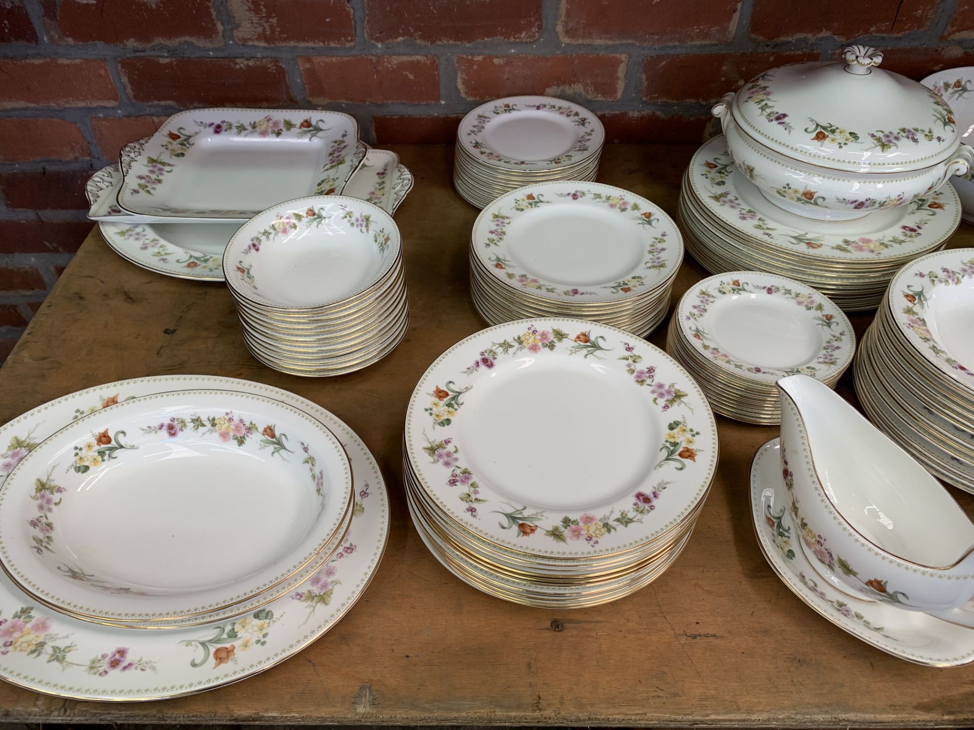 Wedgwood 'Mirabelle' part dinner service - Image 3 of 7