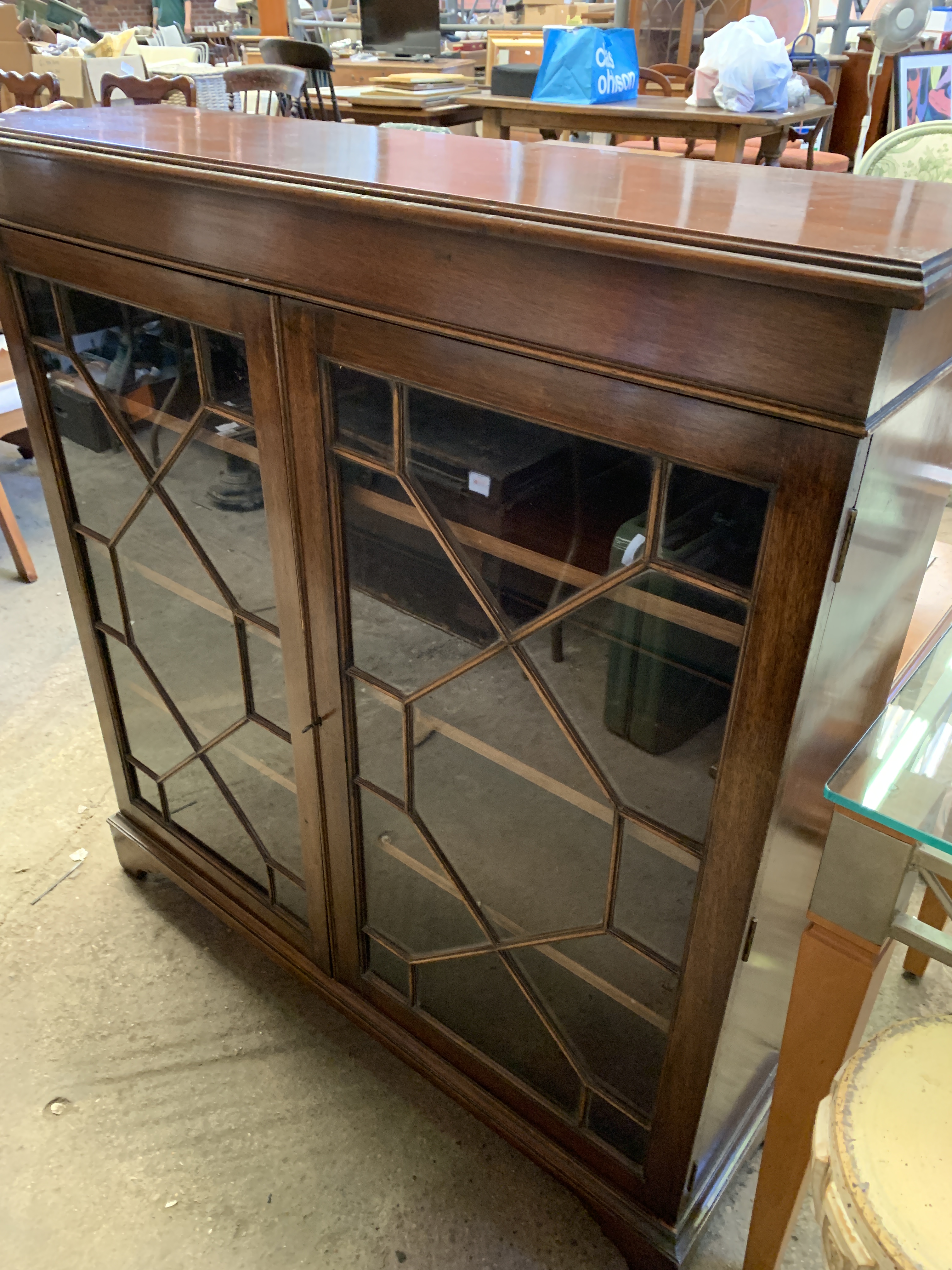 A mahogany glass fronted bookcase - Image 4 of 4