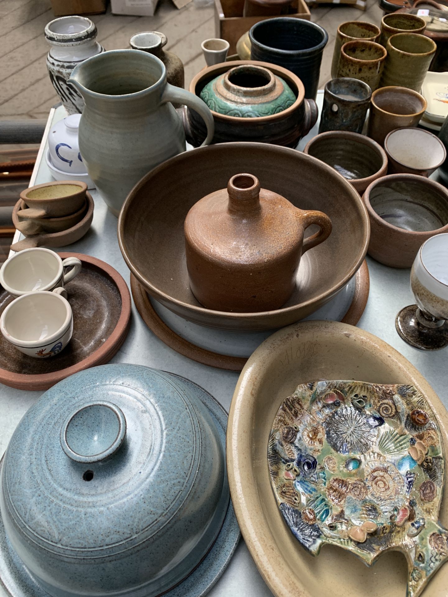 Quantity of stoneware items