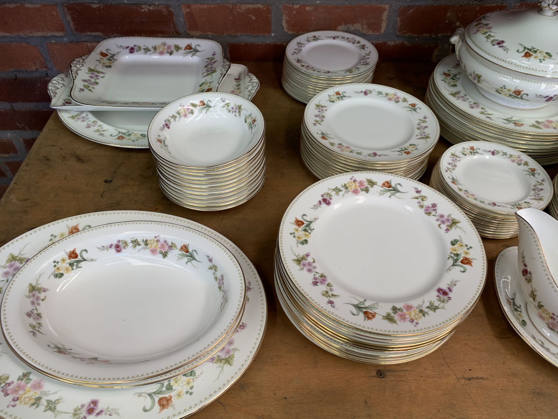 Wedgwood 'Mirabelle' part dinner service - Image 2 of 7