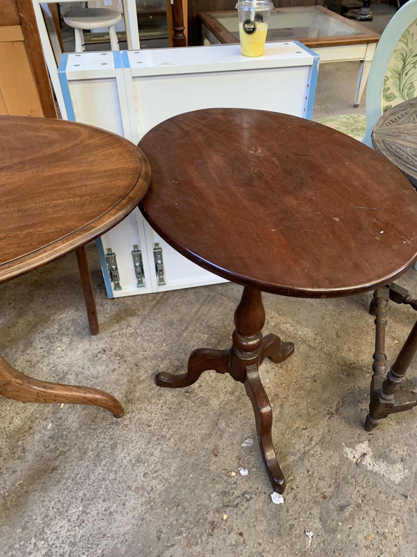 Table with circular top and two tilt top tables - Bild 9 aus 9