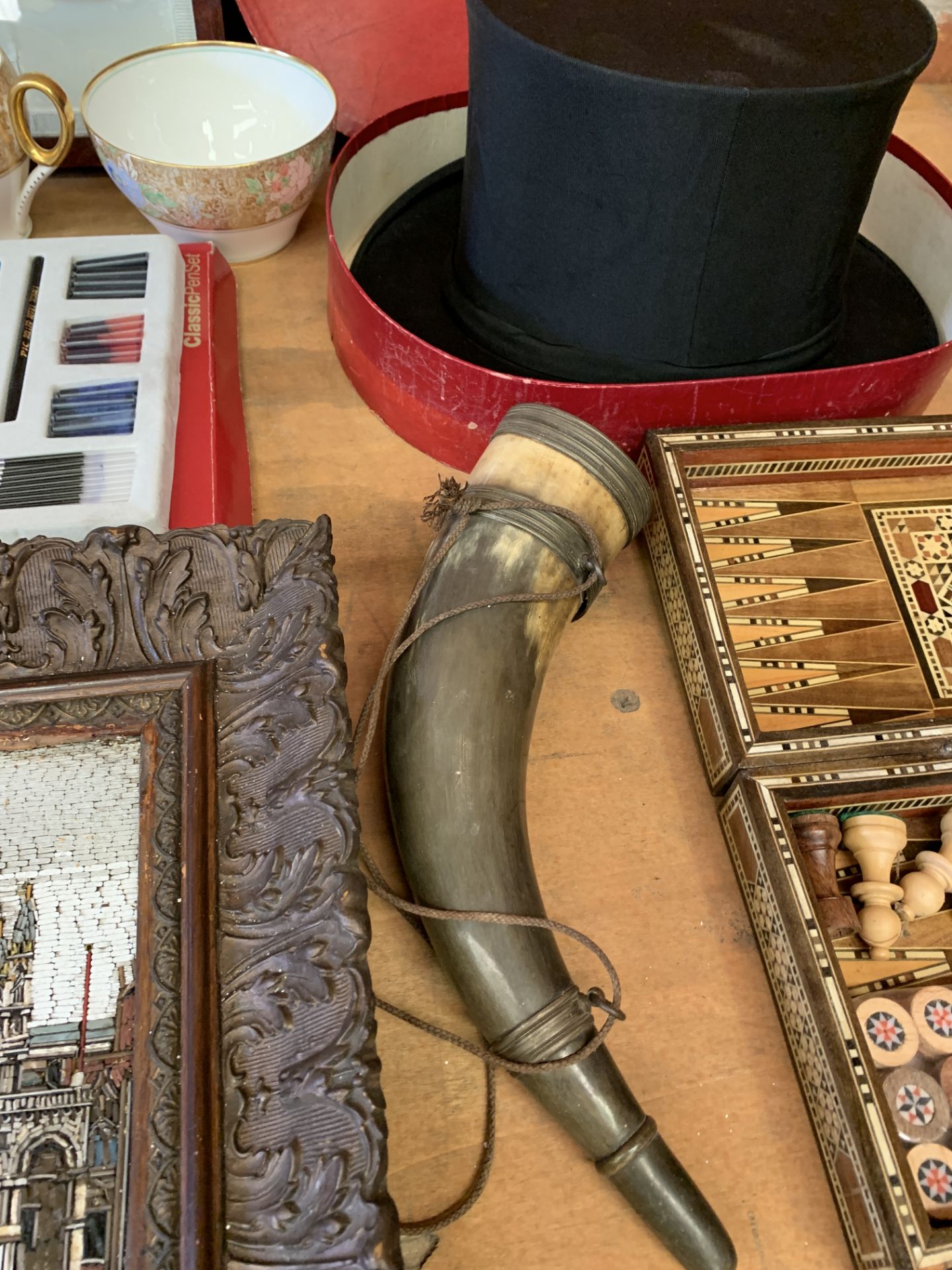 A boxed opera hat, a drinking horn, a games box, and other miscellaneous items - Image 5 of 5