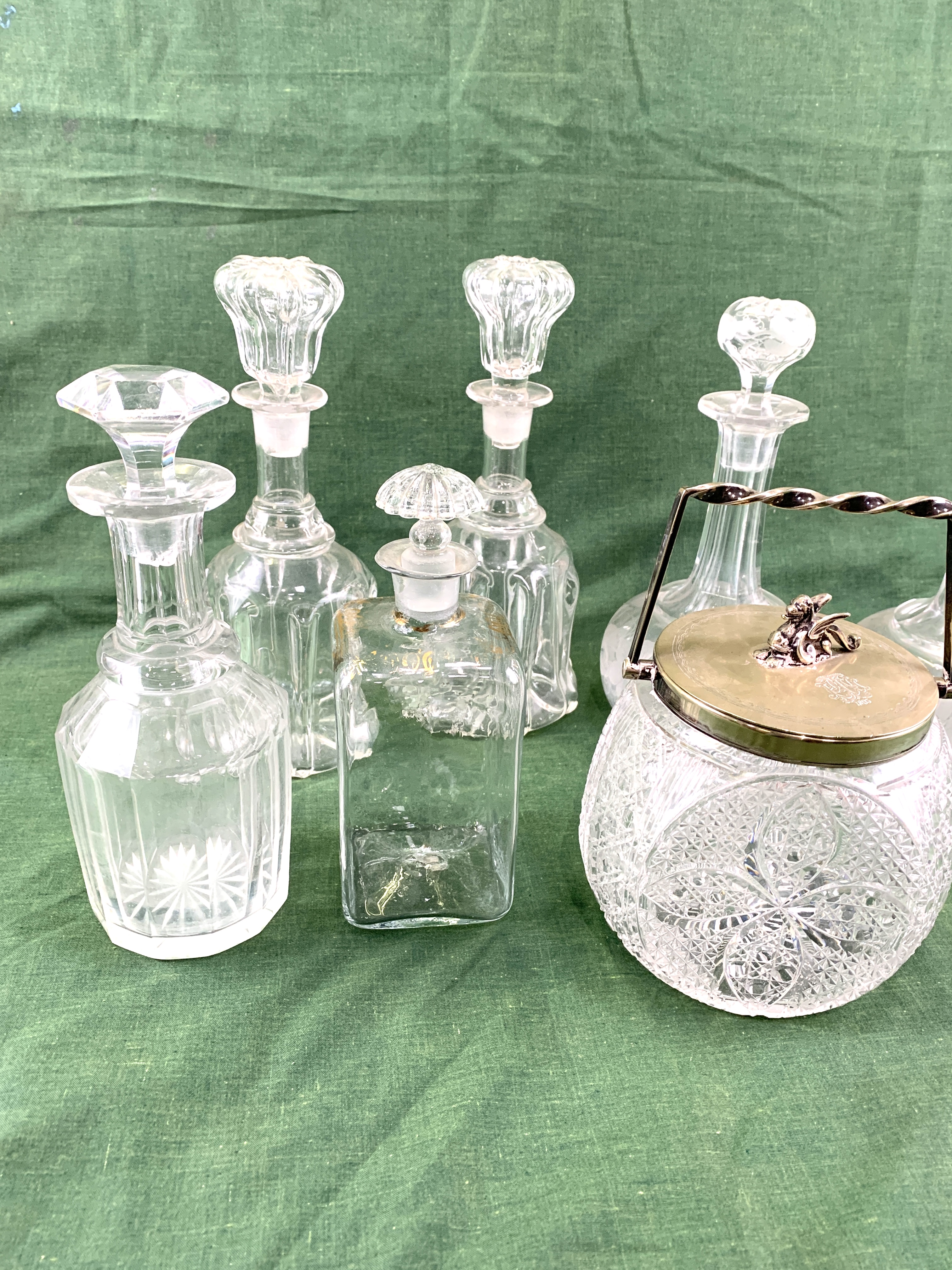 A pair of Victorian decanters, a pair of Edwardian decanters, and a cut glass biscuit barrel - Image 6 of 6