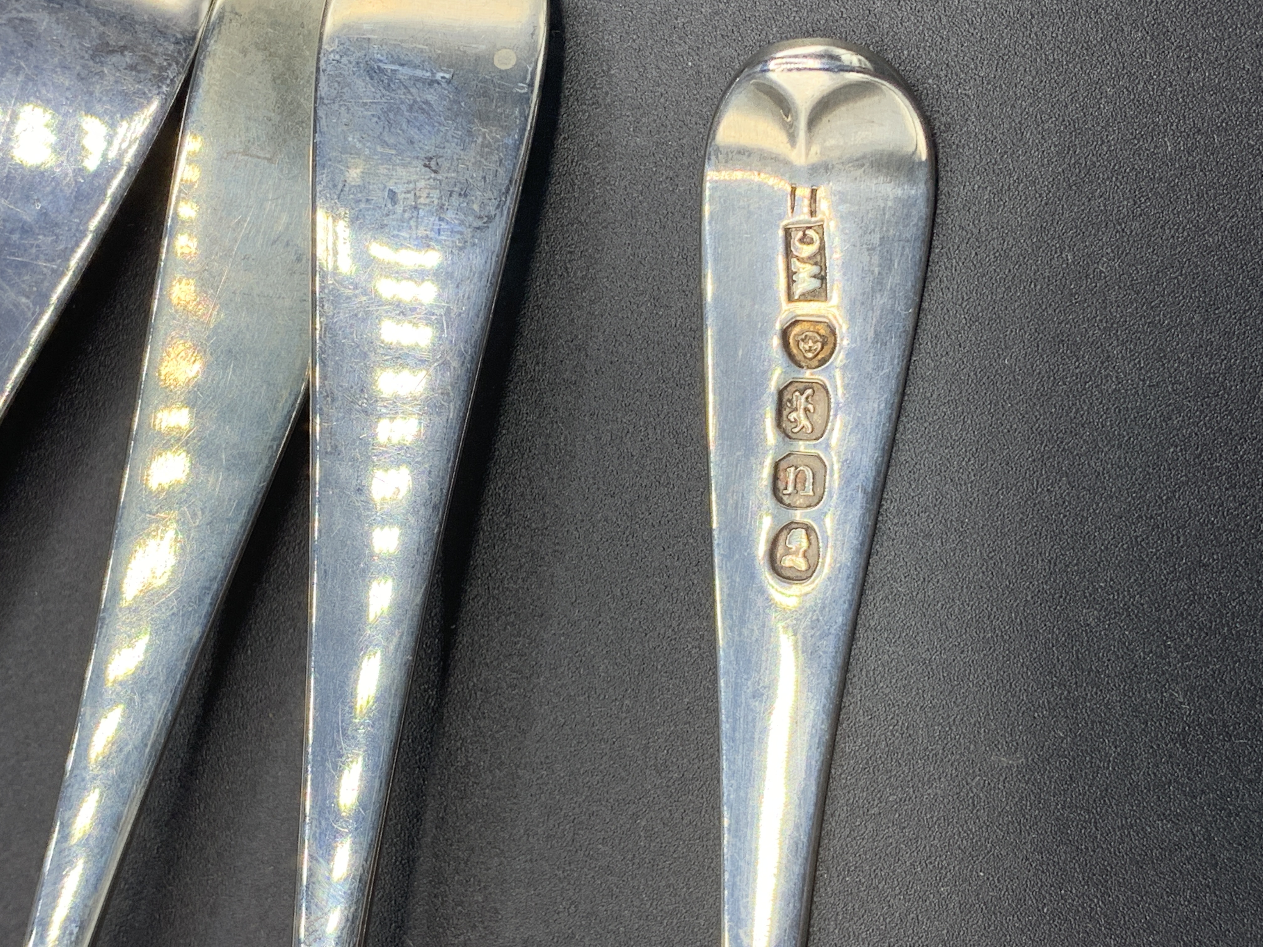Eleven late Georgian silver teaspoons hallmarked London 1828 by William Cripps - Image 3 of 6