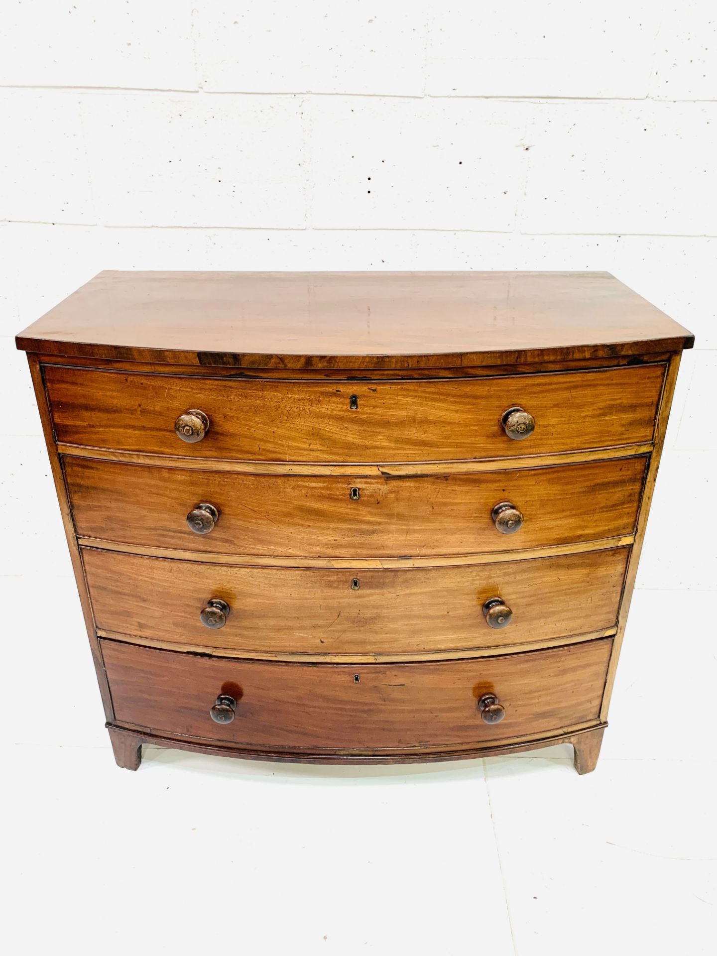 19th century bow fronted chest of drawers - Bild 7 aus 7