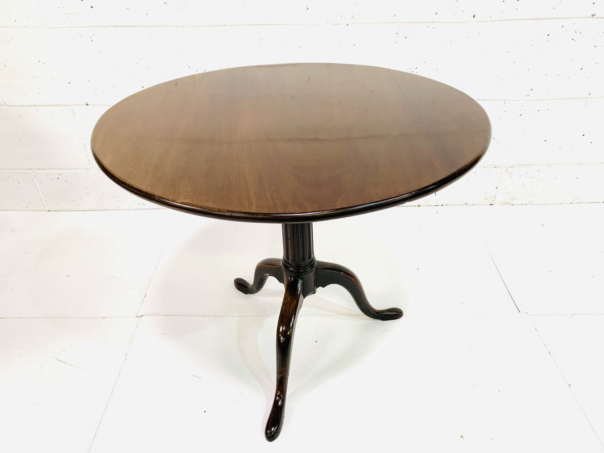 Georgian mahogany circular tilt top table - Bild 5 aus 7