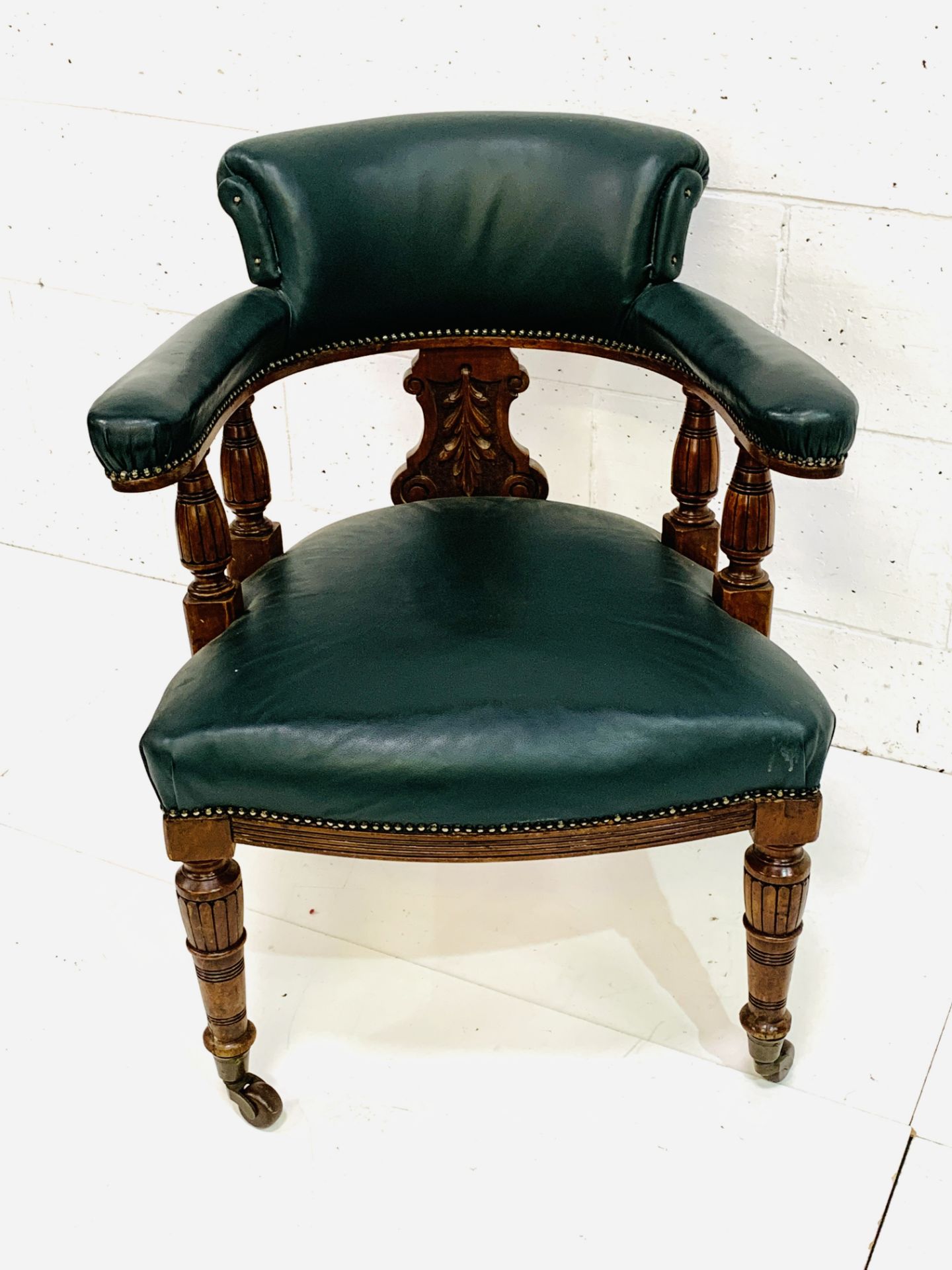 Victorian leather club chair - Image 2 of 7