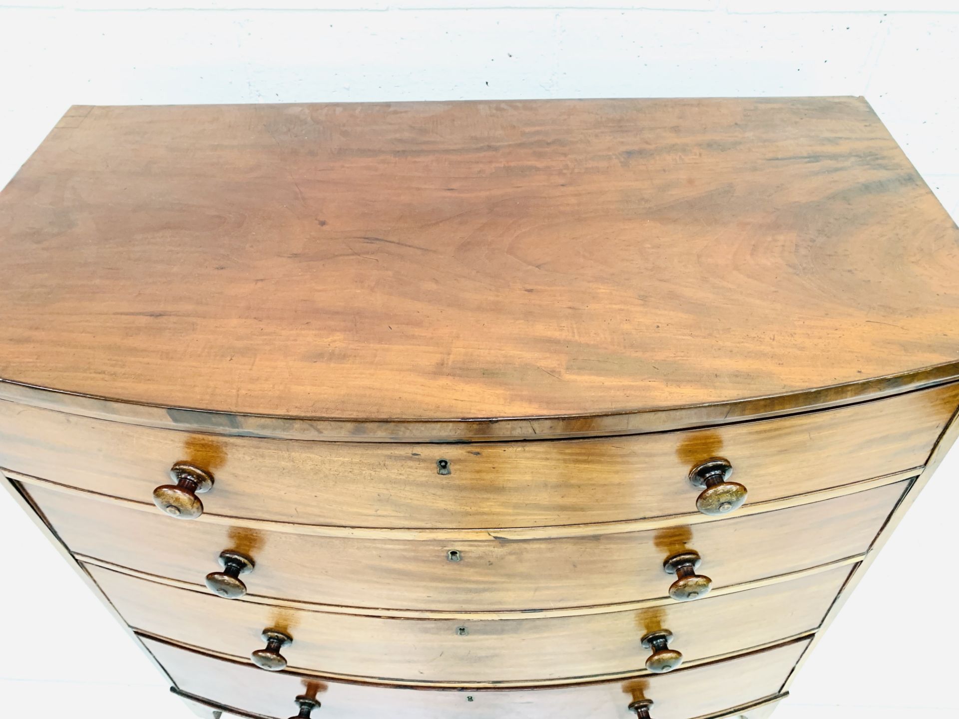 19th century bow fronted chest of drawers - Bild 5 aus 7