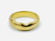 18ct yellow gold wedding band