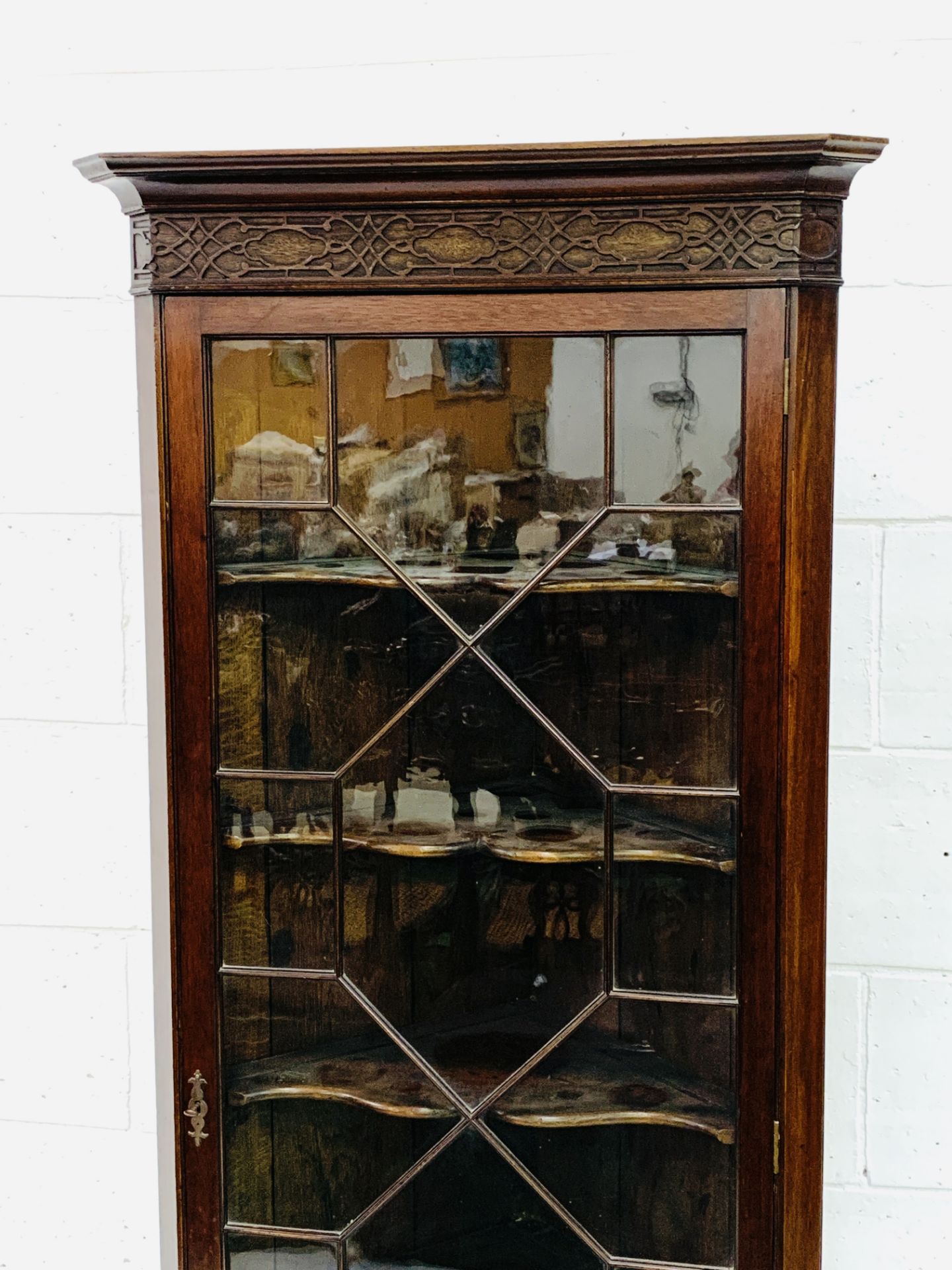 Mahogany corner display cabinet - Bild 3 aus 6