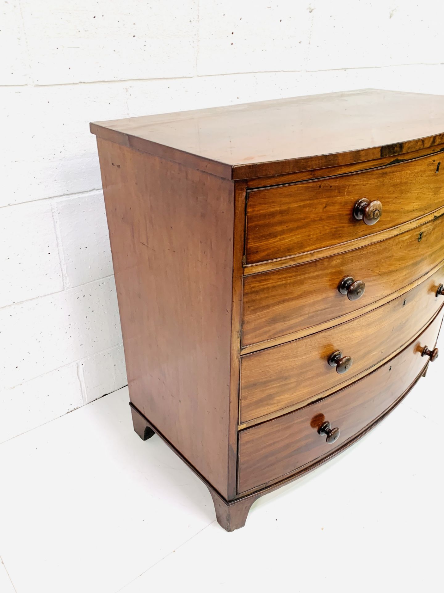 19th century bow fronted chest of drawers - Bild 2 aus 7