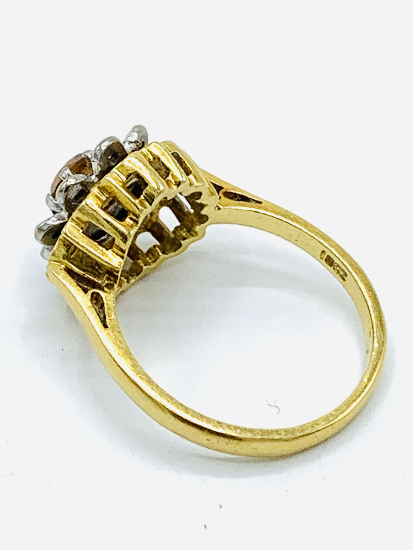 18ct gold citrine and diamond cluster ring - Image 2 of 4