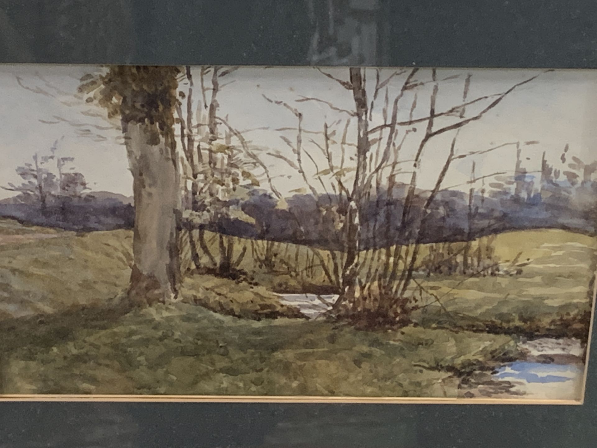 Three framed and glazed watercolours by M Mathews - Bild 7 aus 8