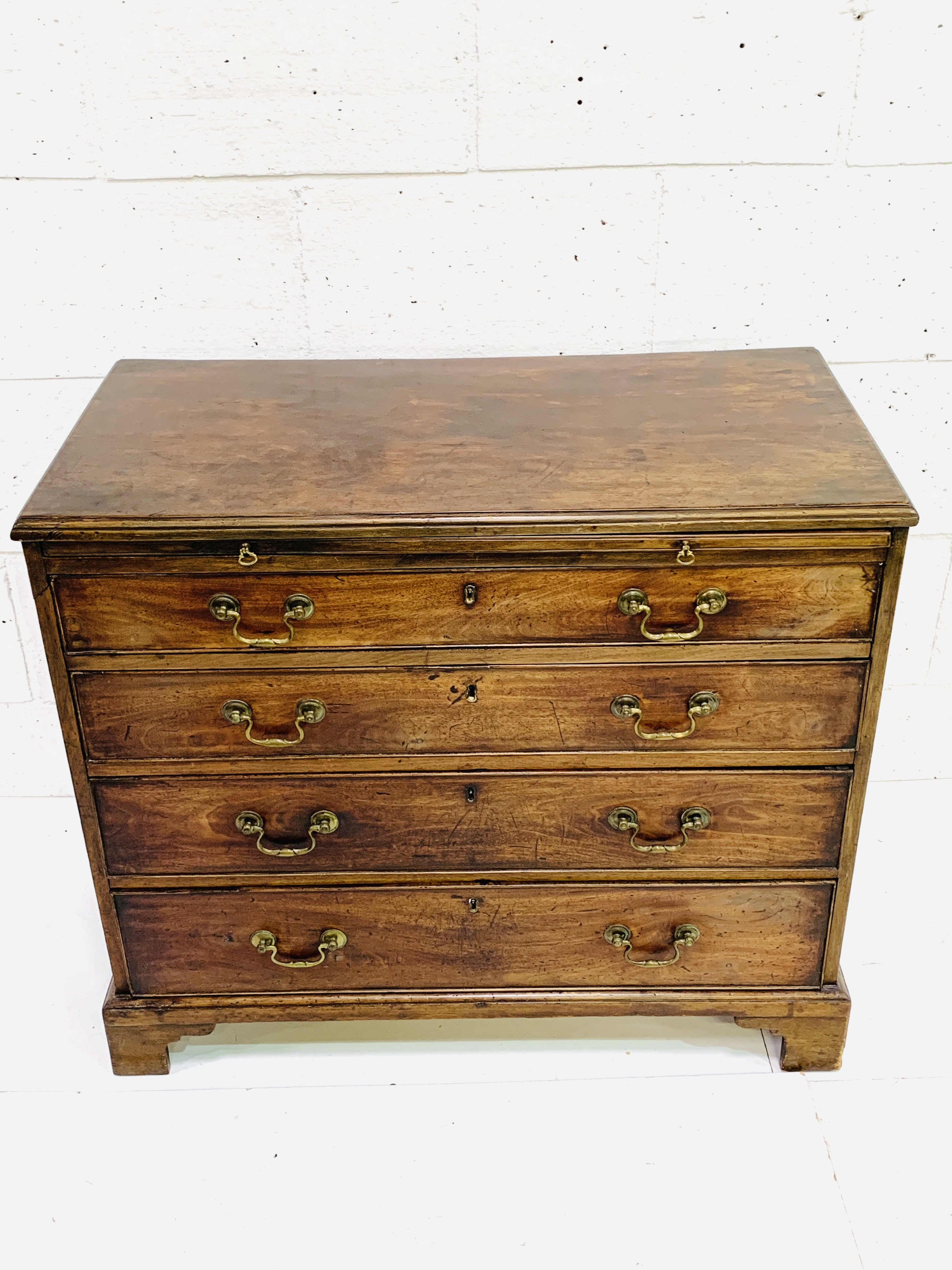 Mid 18th Century mahogany chest of four graduated drawers - Image 7 of 7