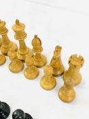 Early 20th-Century boxwood and ebony Staunton style chess set