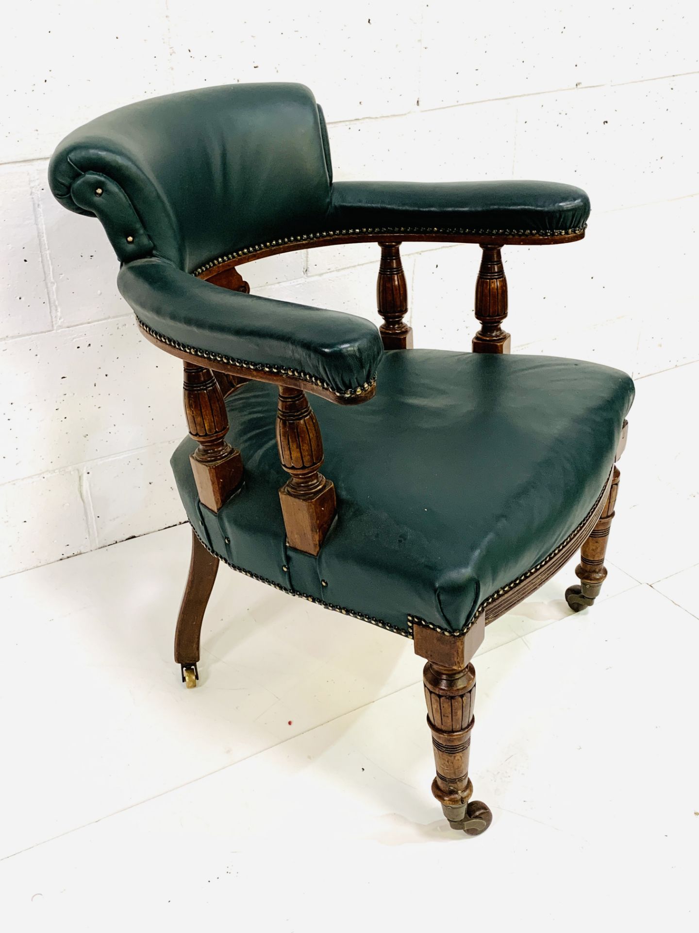 Victorian leather club chair - Image 5 of 7