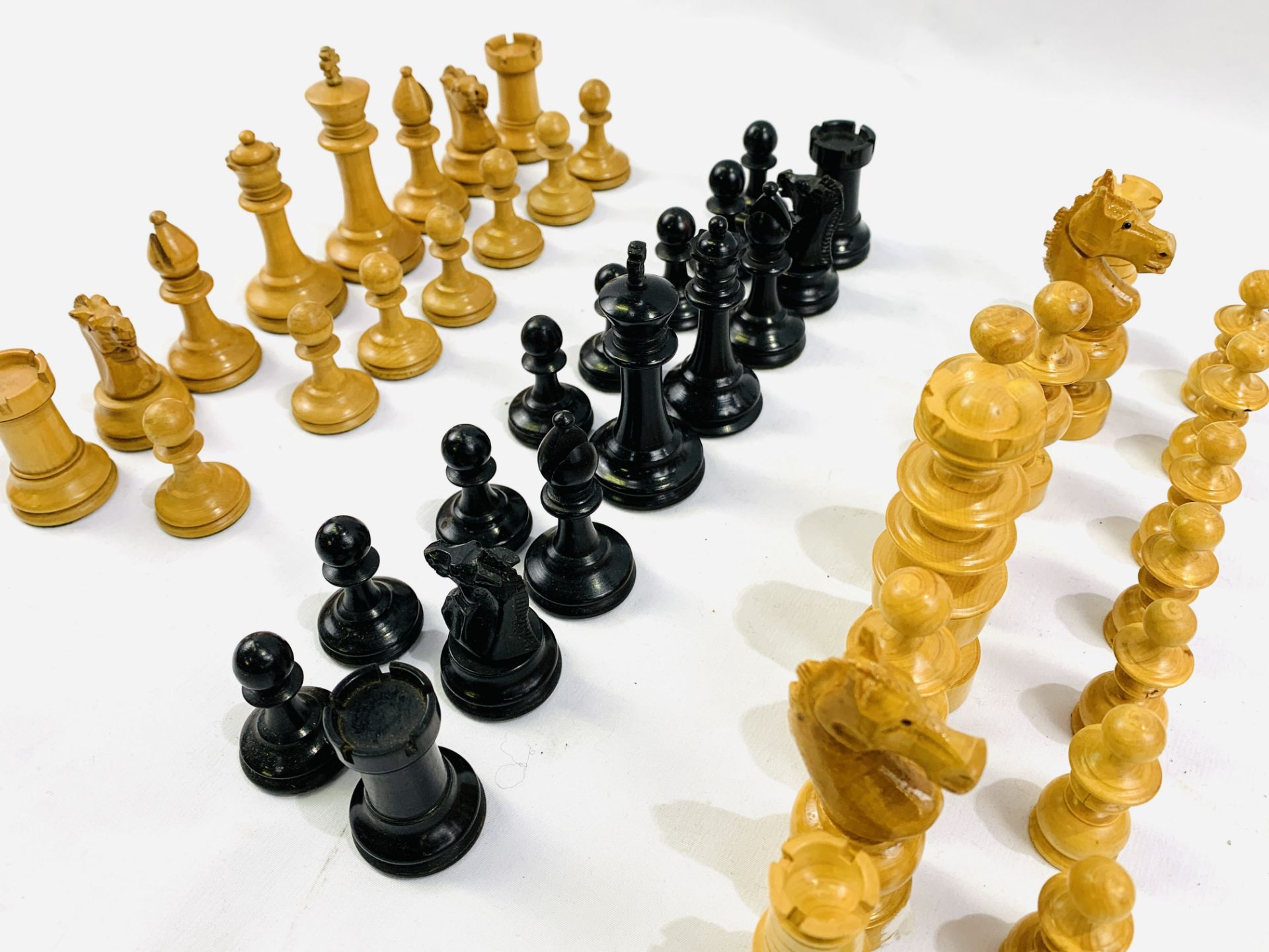 Two boxwood chess sets - Bild 8 aus 9