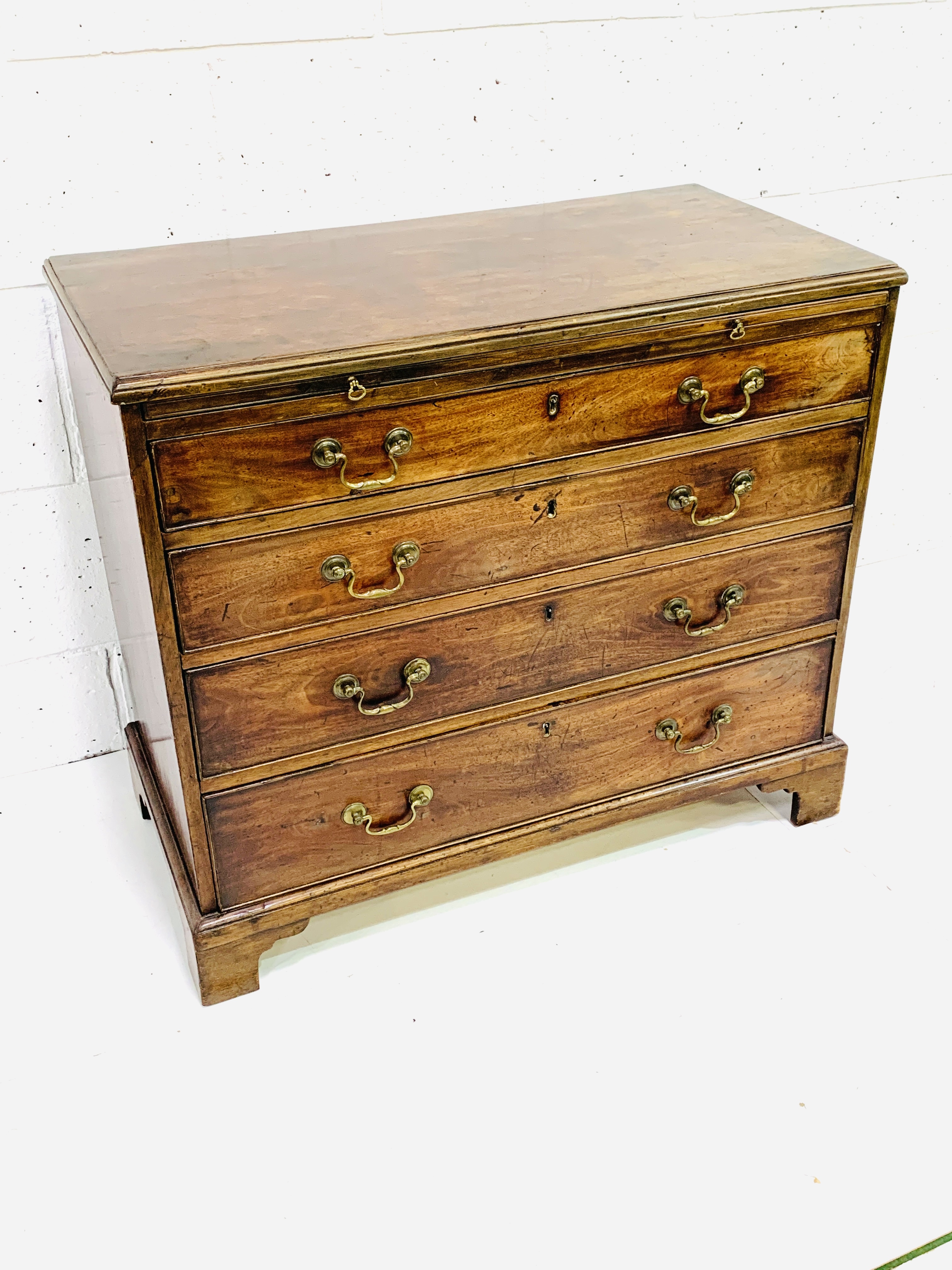 Mid 18th Century mahogany chest of four graduated drawers - Image 5 of 7