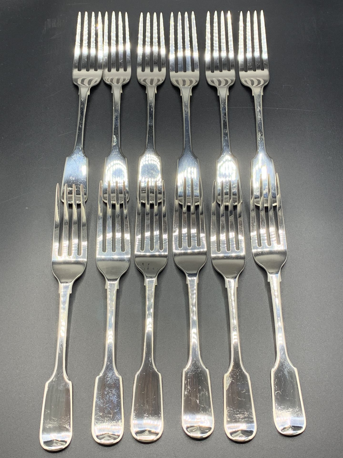 Twelve Victorian silver fiddle pattern dessert forks, London 1842 by Samuel Hayne and Dudley Cater - Bild 4 aus 4