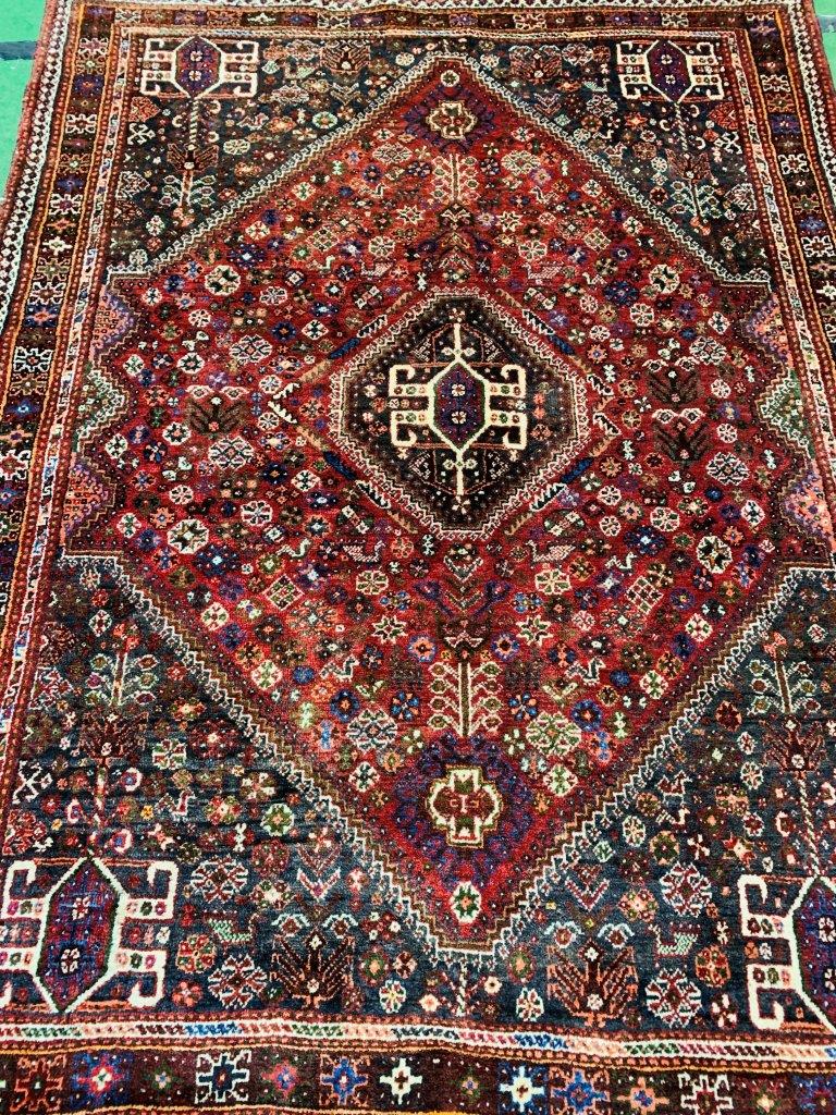 Dark red ground Qashqai Persian rug - Image 3 of 5